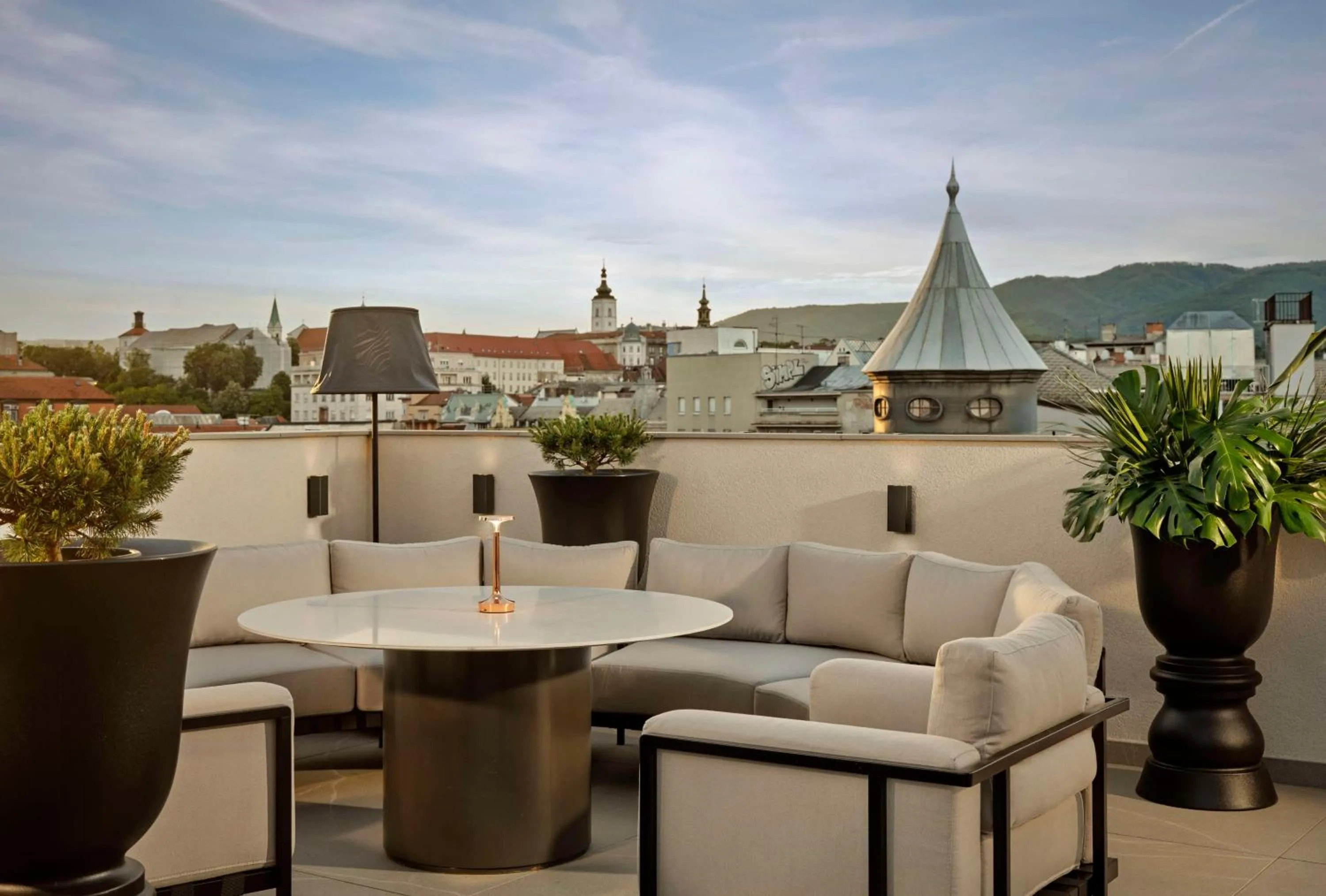 Lounge or bar in art'otel Zagreb, Powered by Radisson Hotels