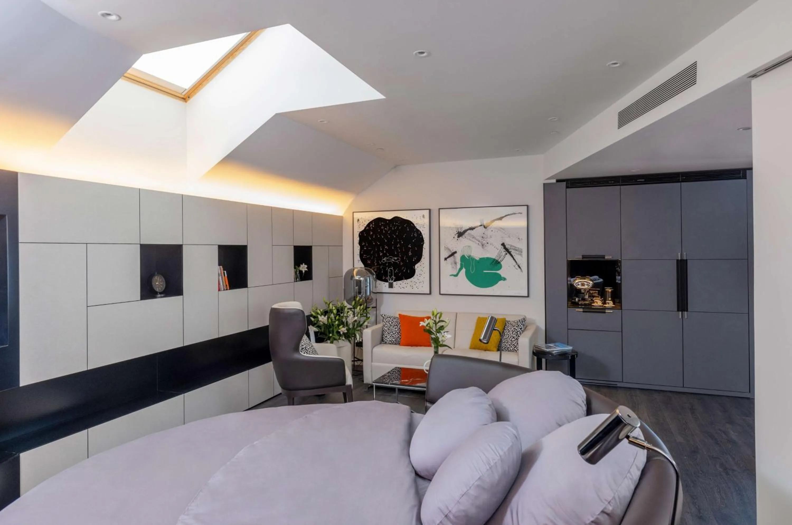 Photo of the whole room, Bed in art'otel Zagreb, Powered by Radisson Hotels