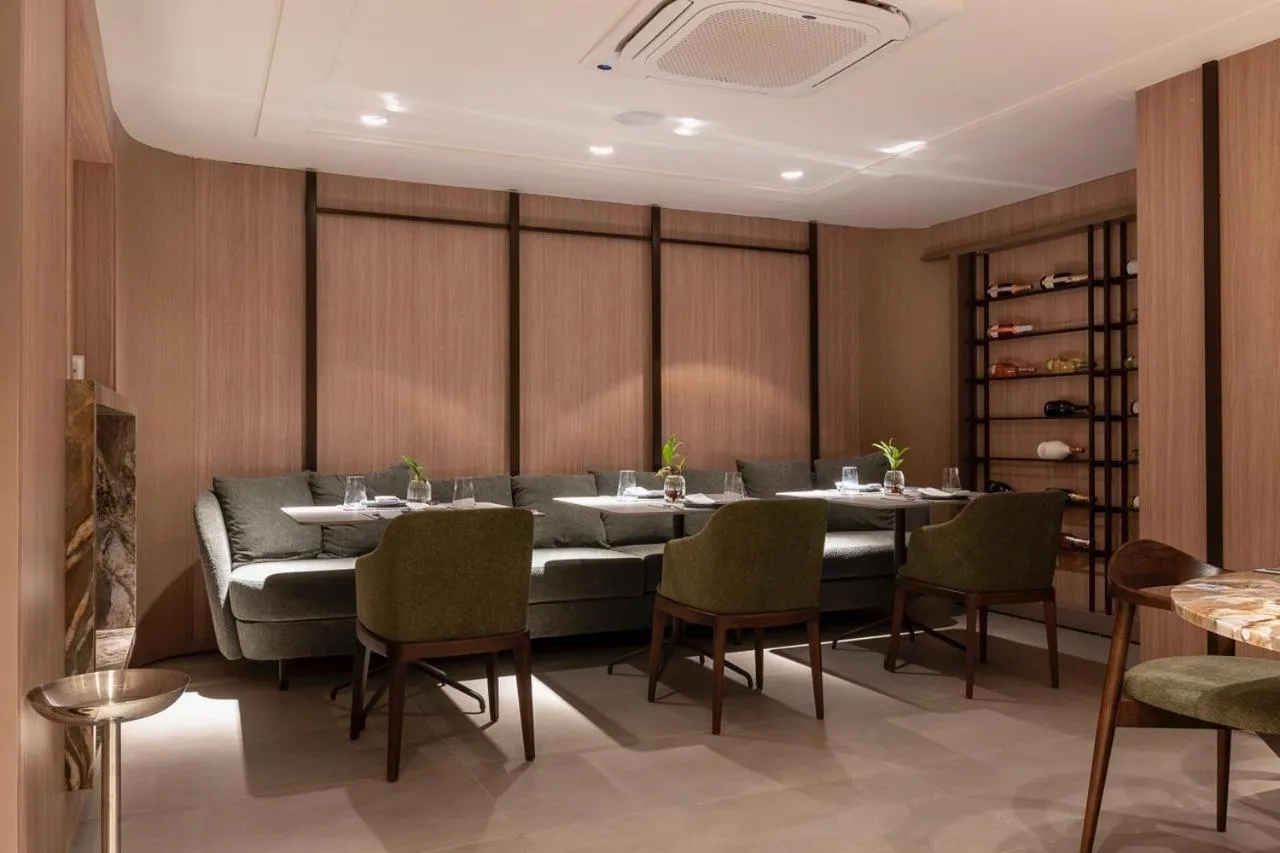 Restaurant/places to eat in HCM - Hotel Corais de Manaira