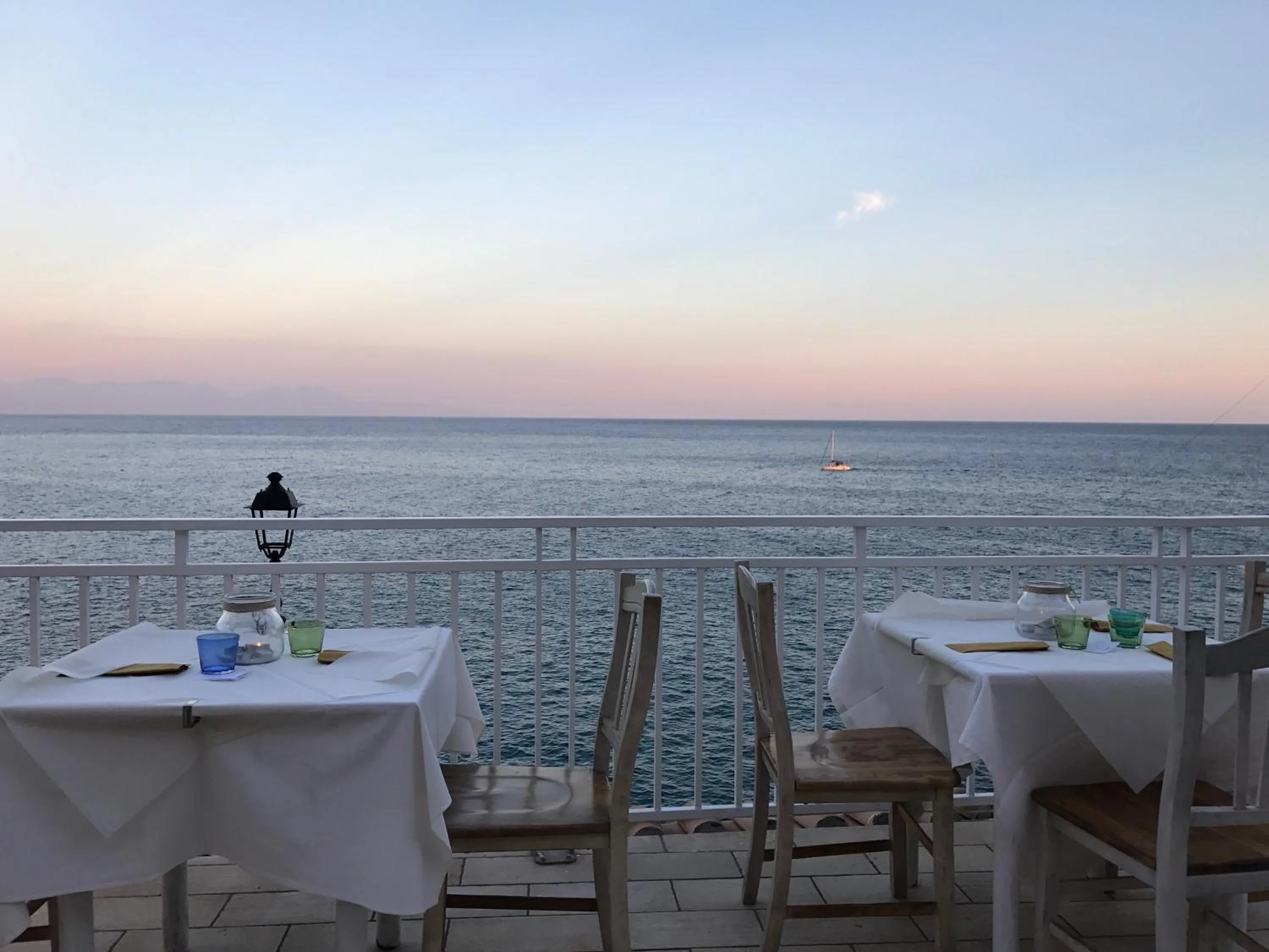 Restaurant/places to eat in Albergo Tirreno