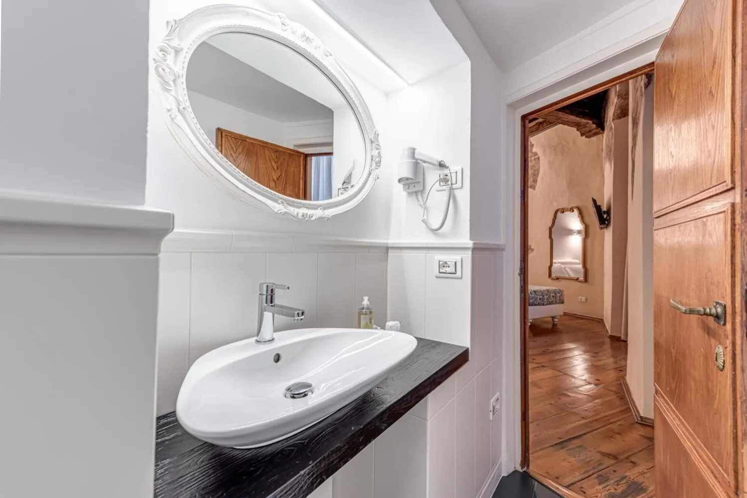 Bathroom in Guicciardini 24