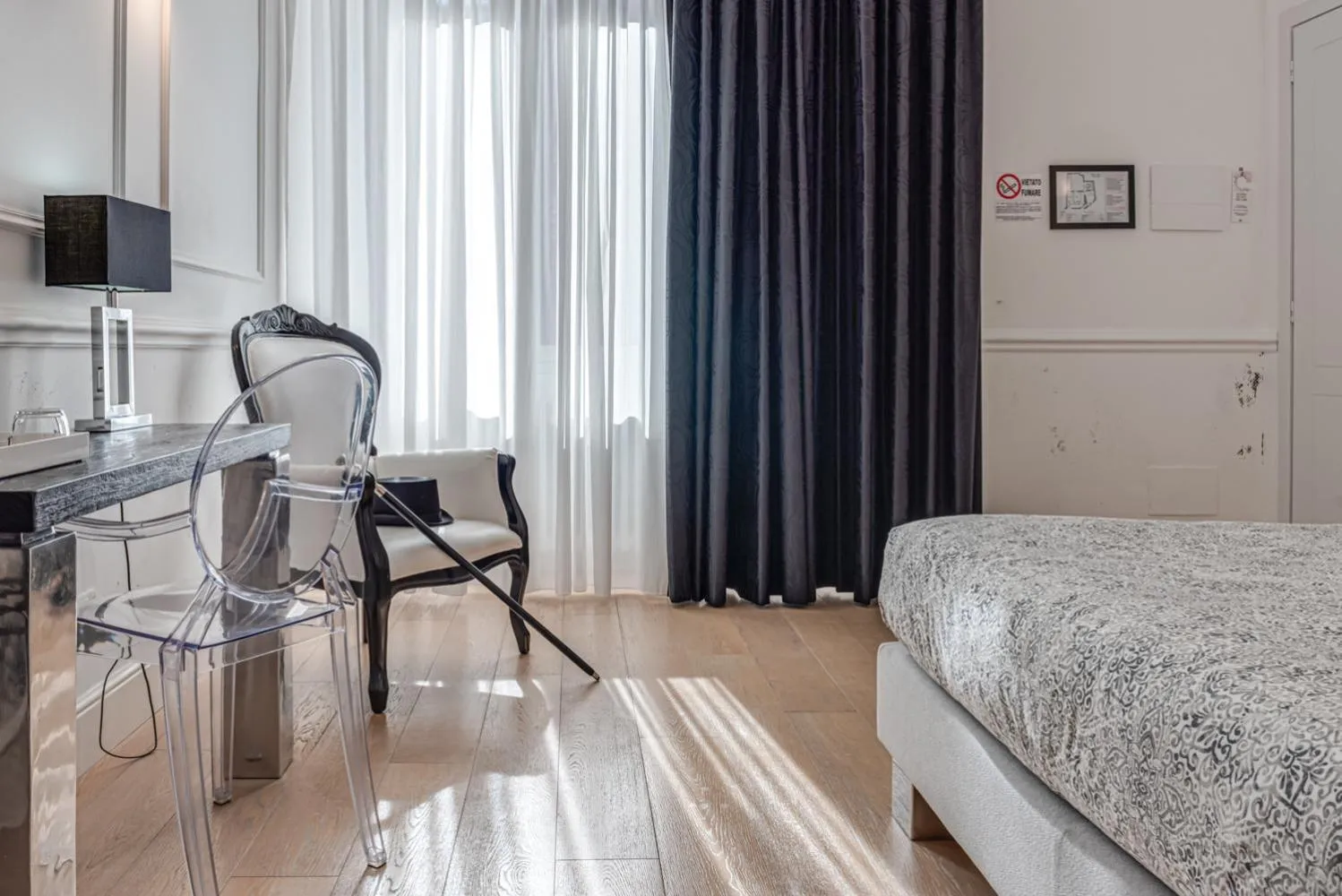 Photo of the whole room, Bed in Guicciardini 24