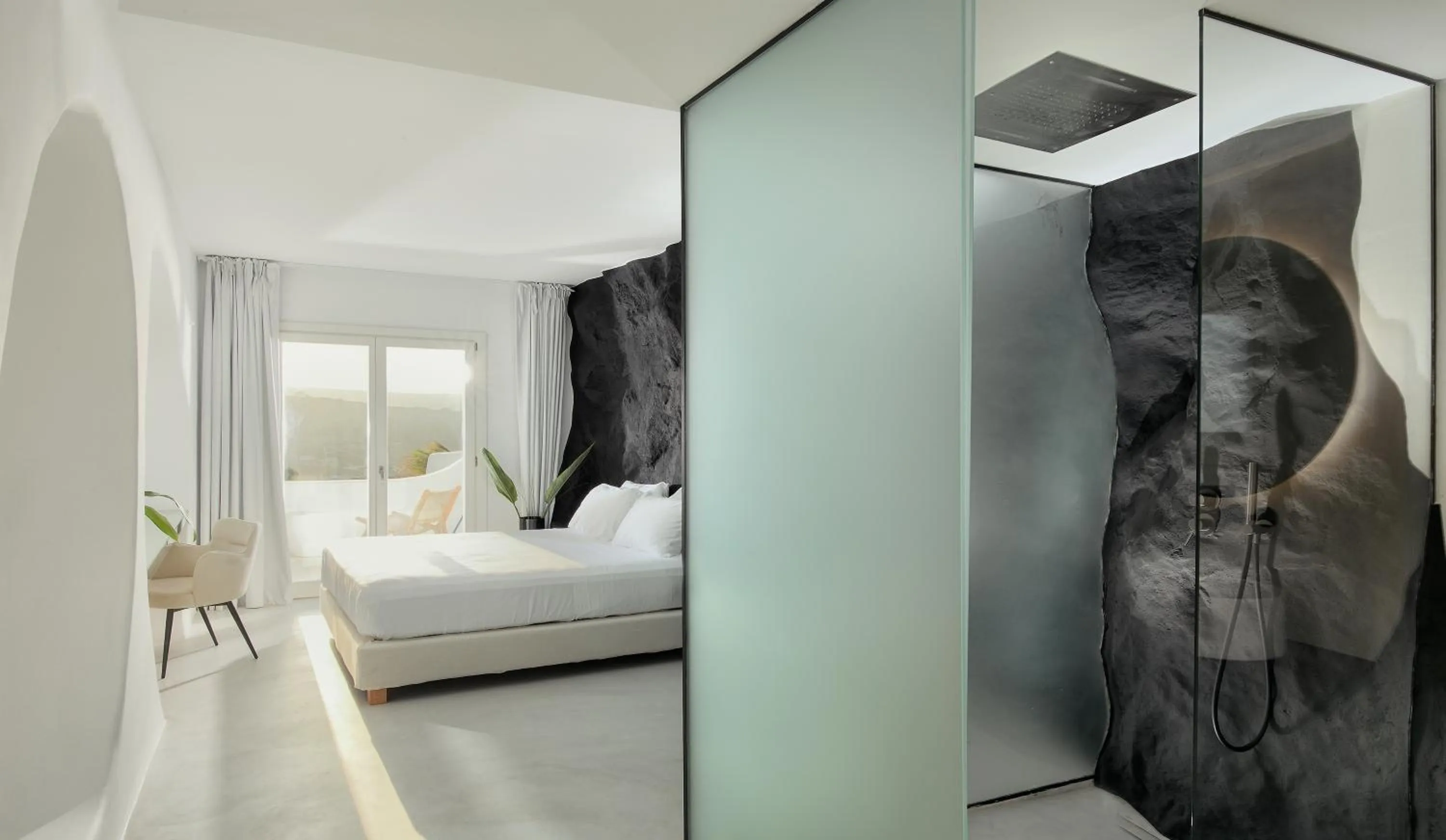 Shower, Bed in Million Stars Mykonos