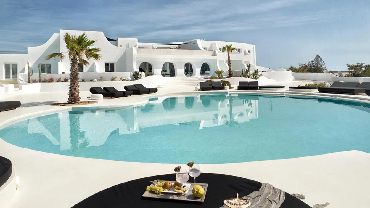 Property building in Million Stars Mykonos