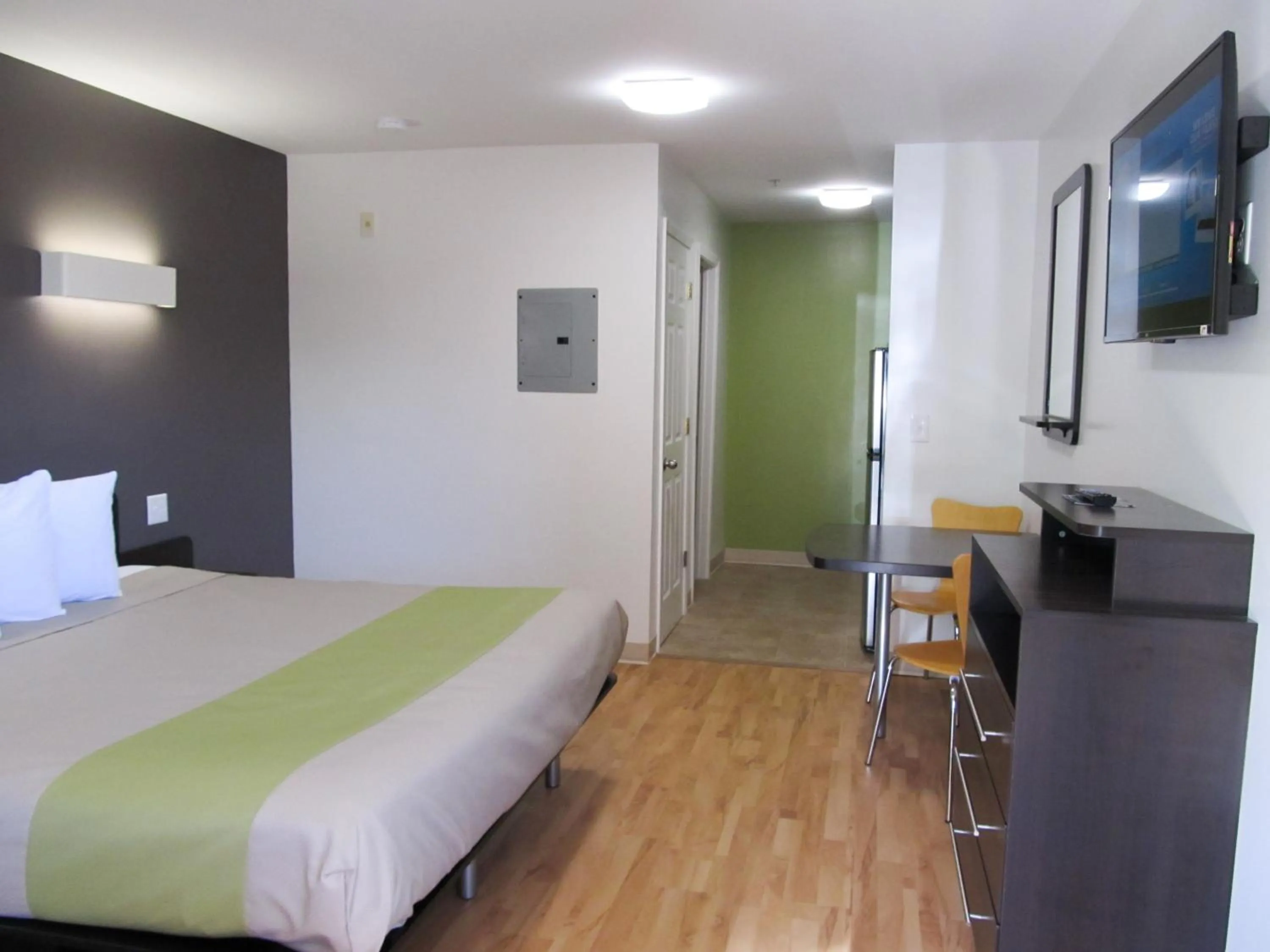 Bedroom, Bed in Studio 6-Atlanta, GA - Chamblee