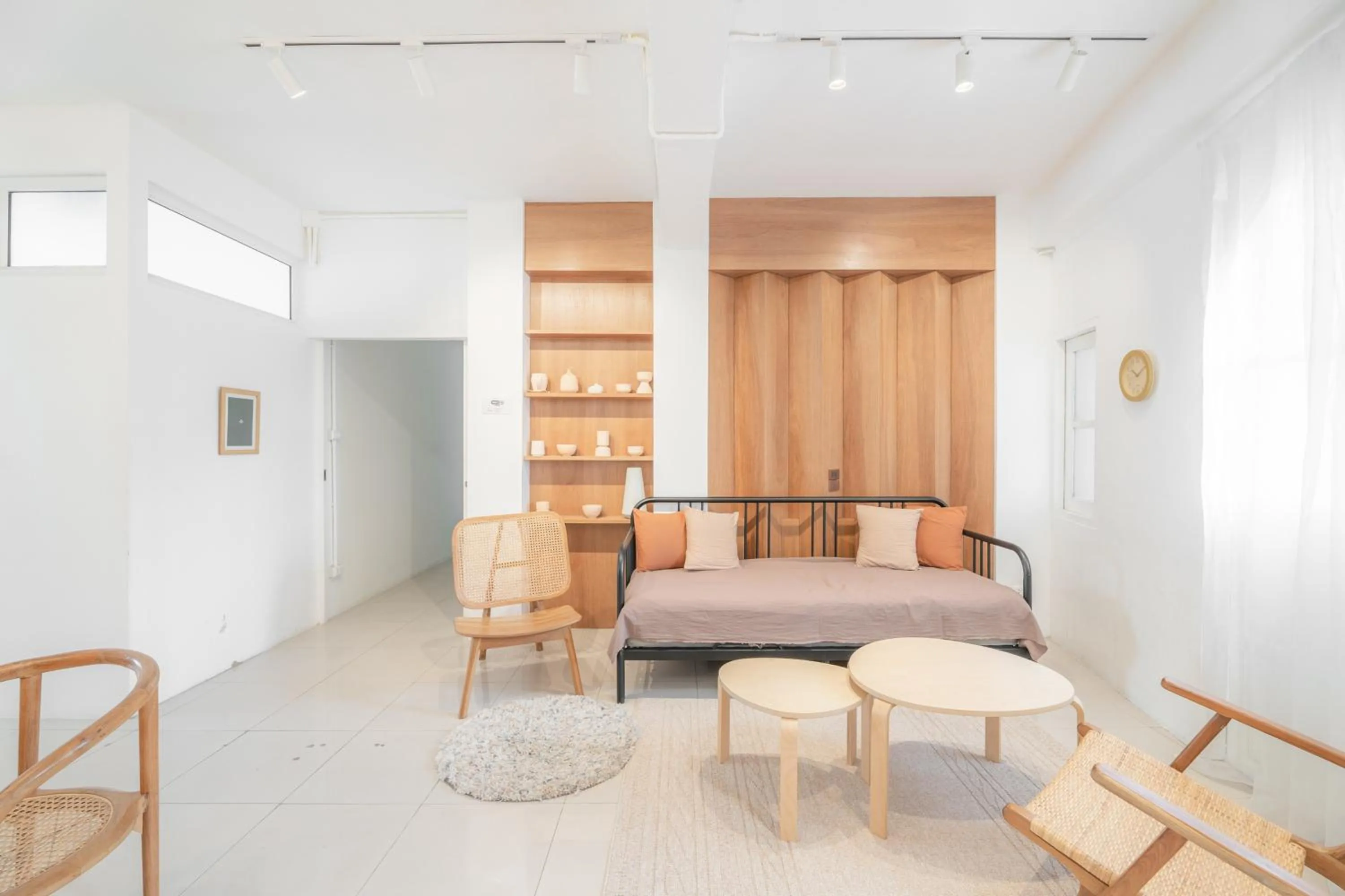 Craft studio apartment by Beginning with,3BR​ in heart of Nimman