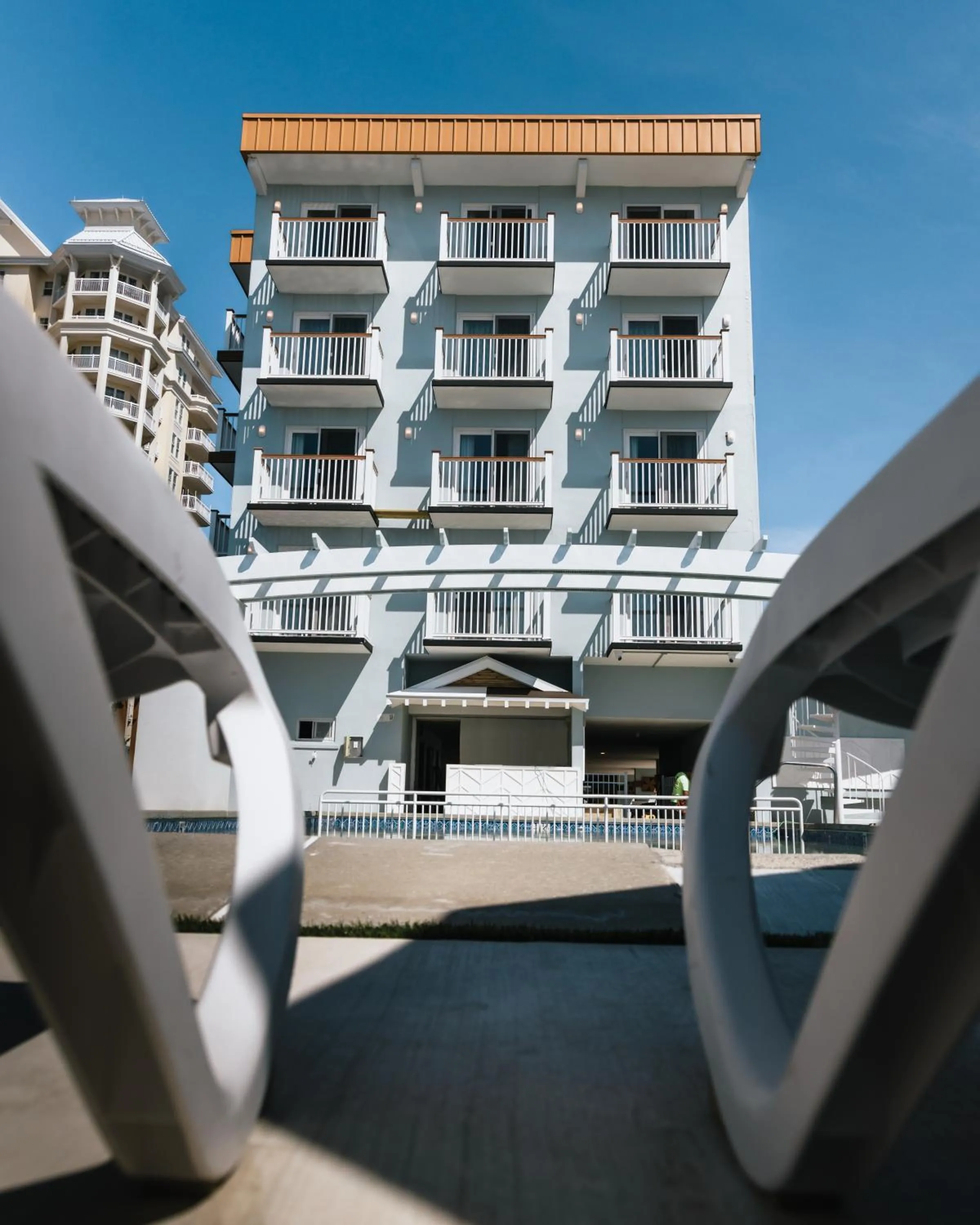 Property building in Mahalo Diamond Beach Resort