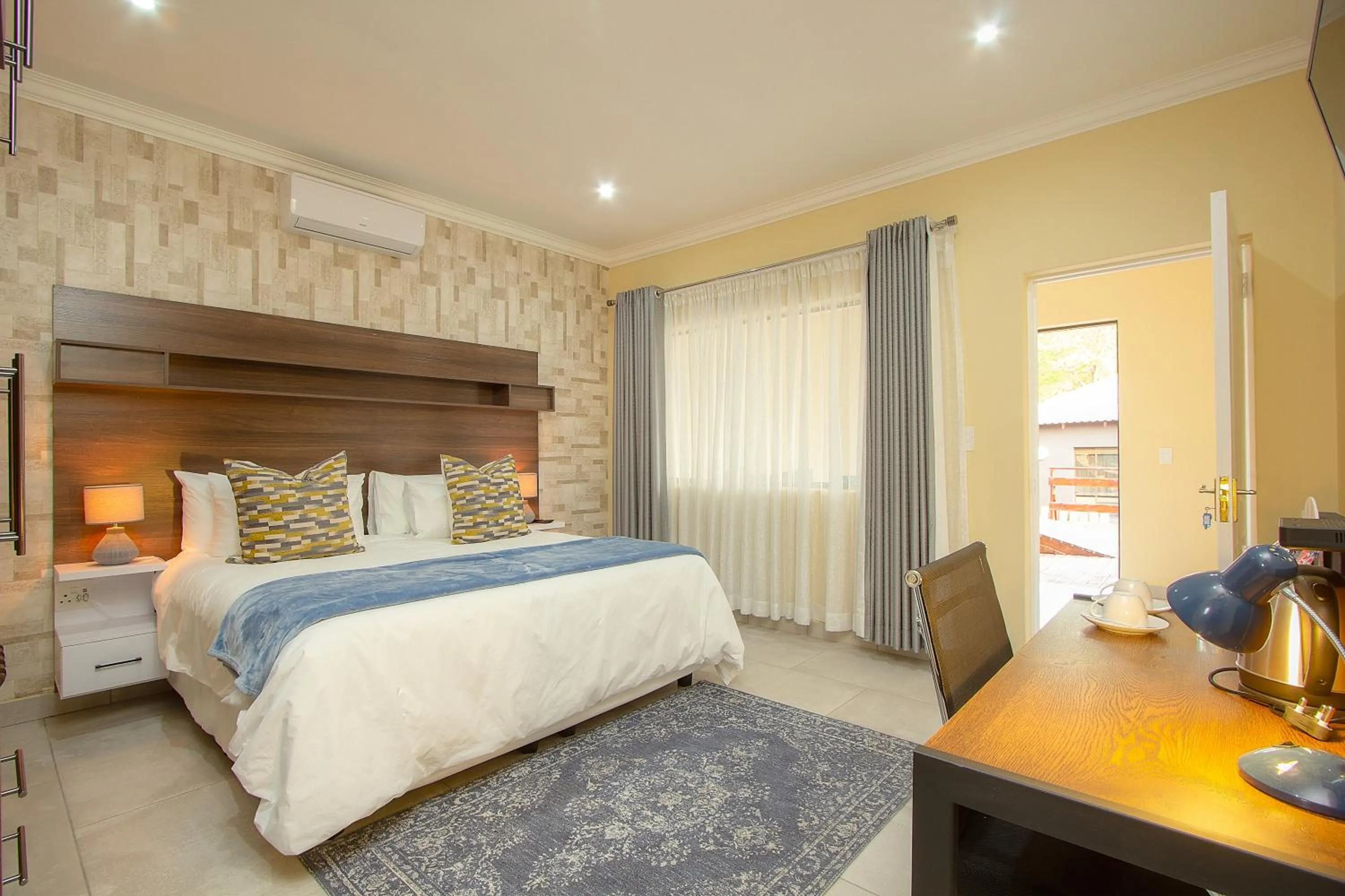 Bed in Royal Marlothi Kruger Safari Lodge and Spa