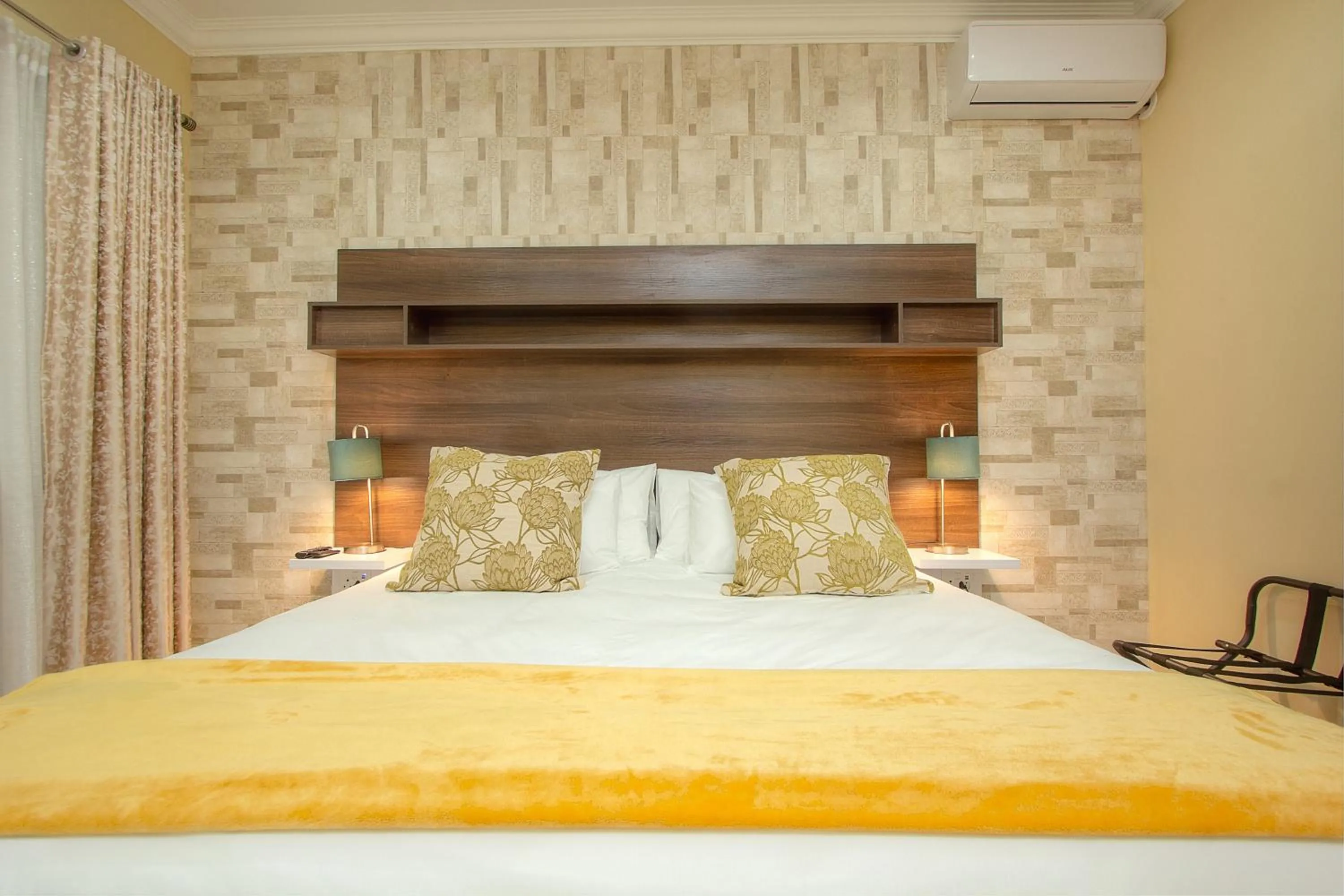 Bed in Royal Marlothi Kruger Safari Lodge and Spa