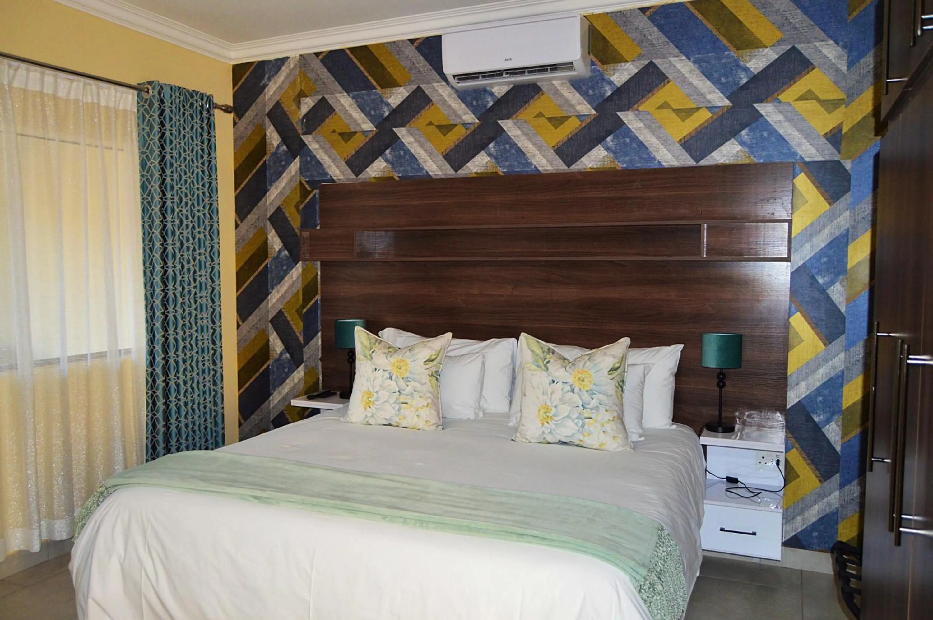 Bed in Royal Marlothi Kruger Safari Lodge and Spa