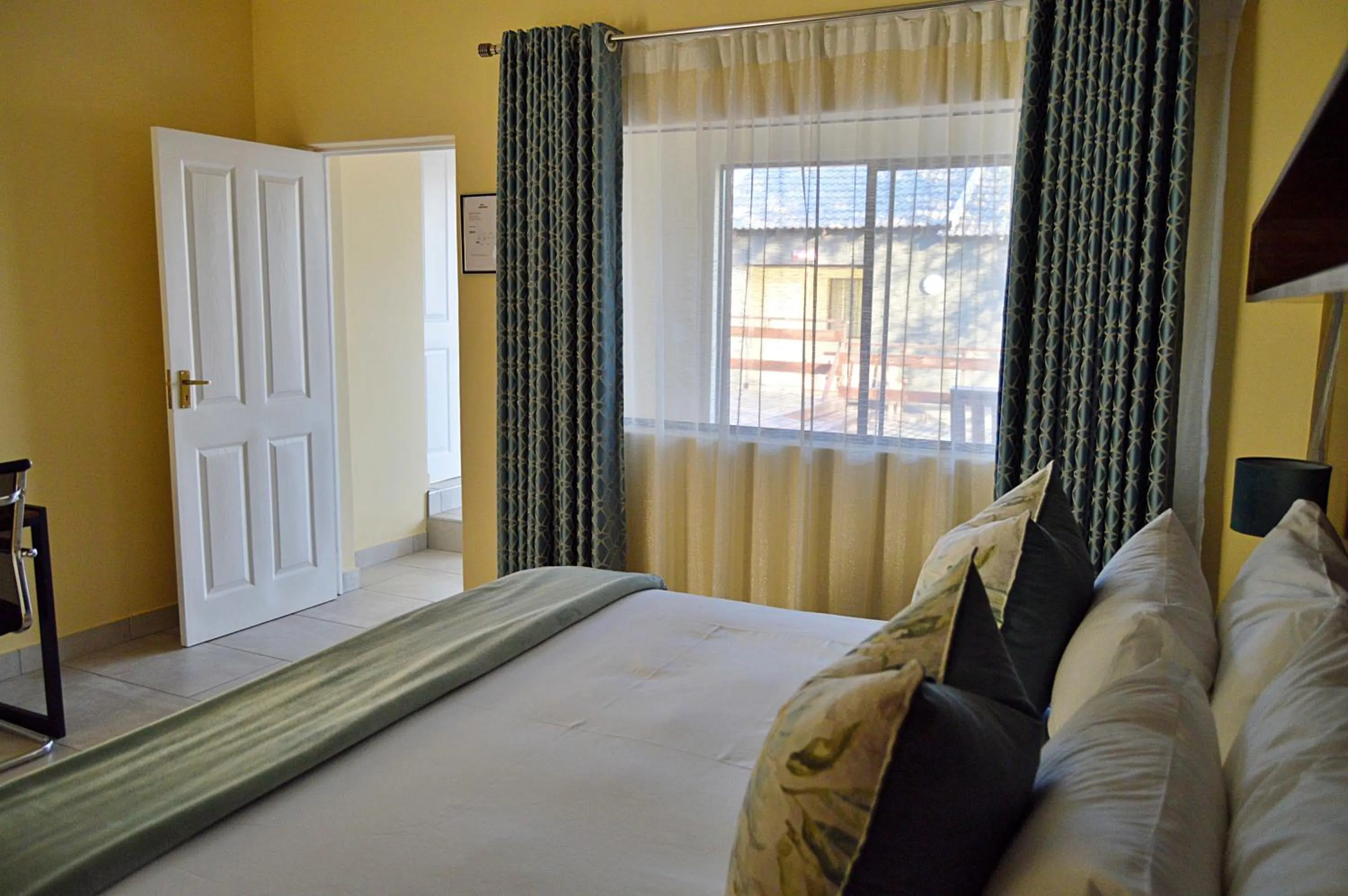 Bed in Royal Marlothi Kruger Safari Lodge and Spa