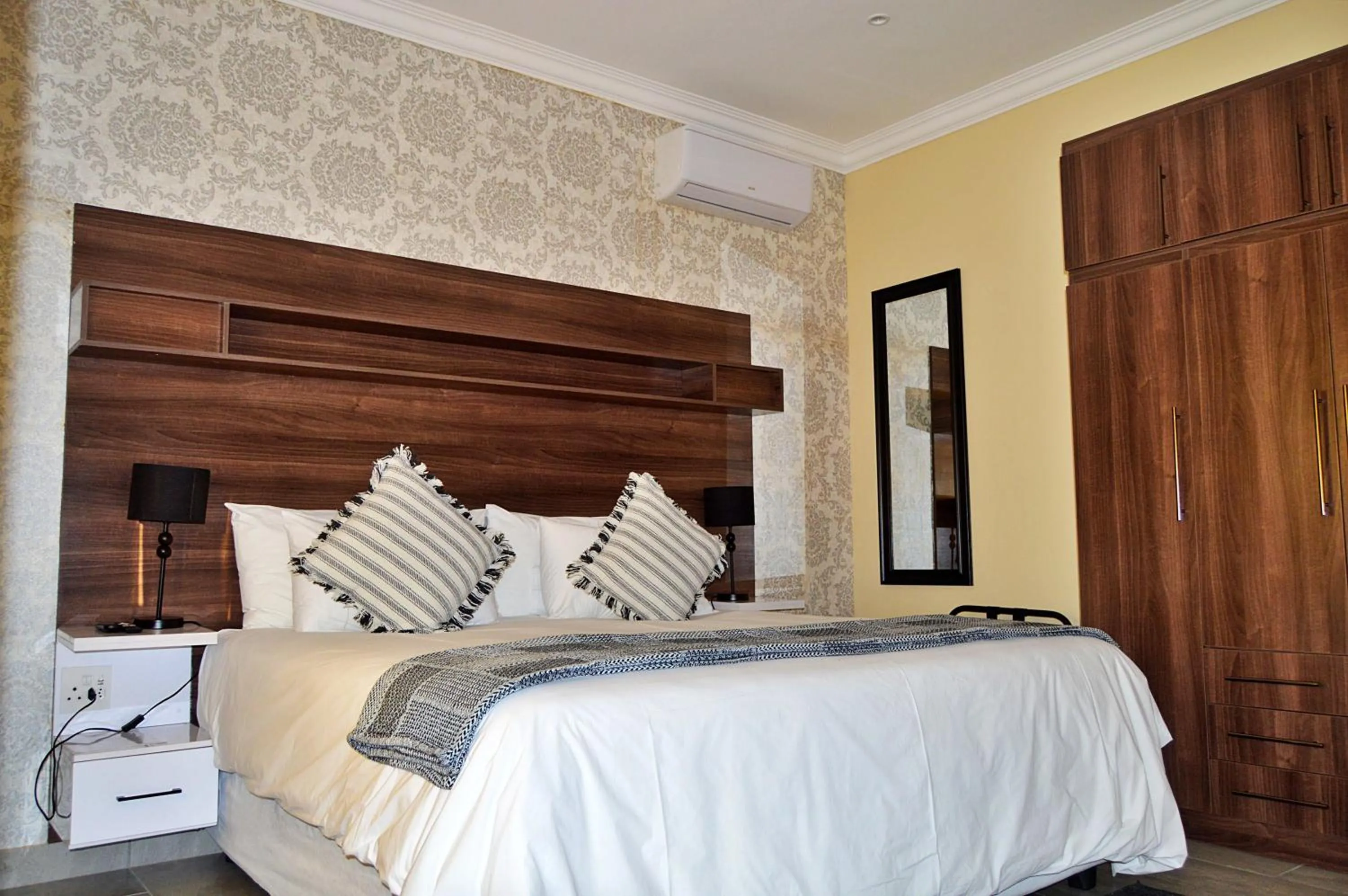 Bed in Royal Marlothi Kruger Safari Lodge and Spa