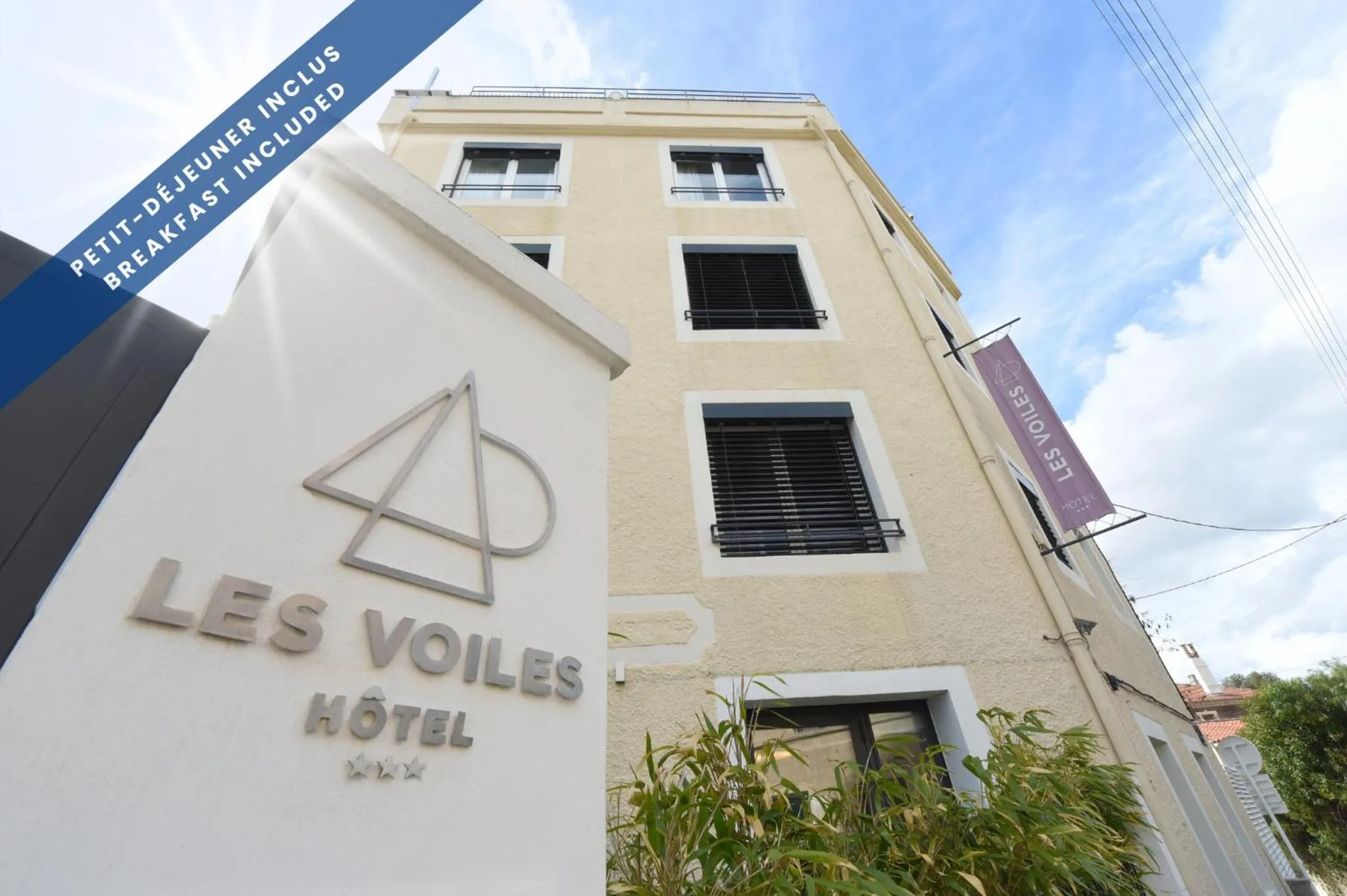 Property building in Hôtel Les Voiles