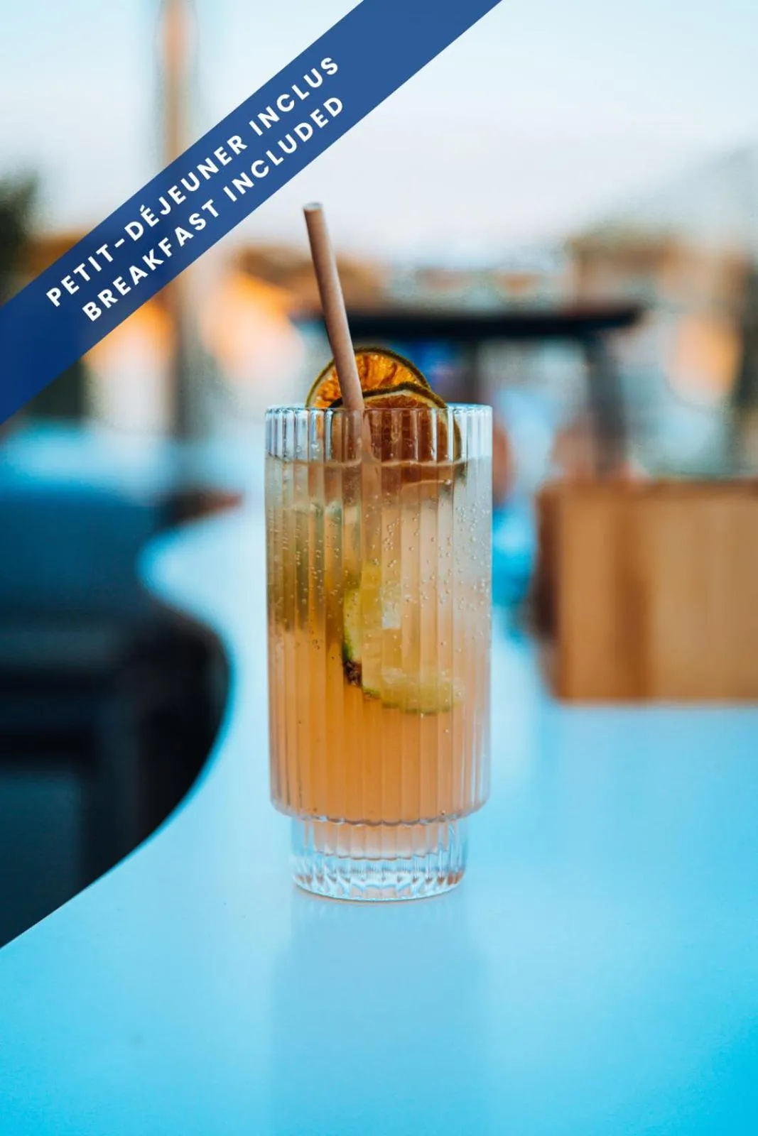 Patio in Hôtel Les Voiles