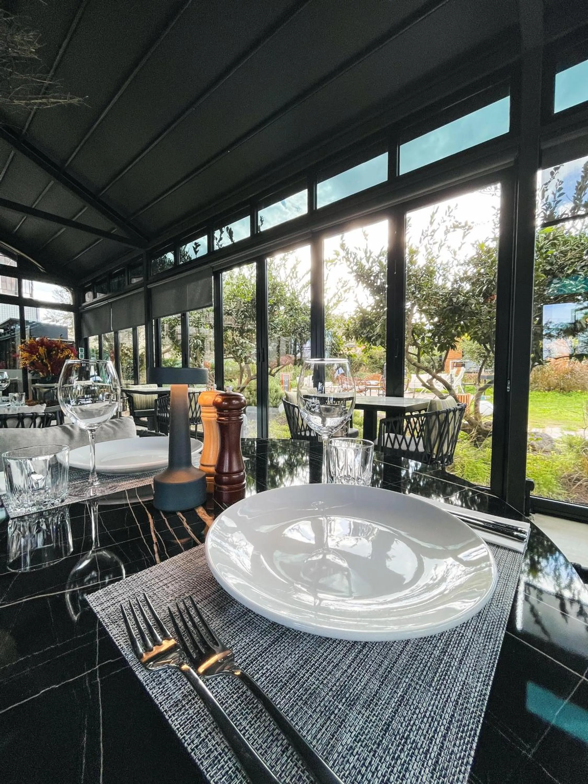 Restaurant/places to eat in Tiny town kuyucak