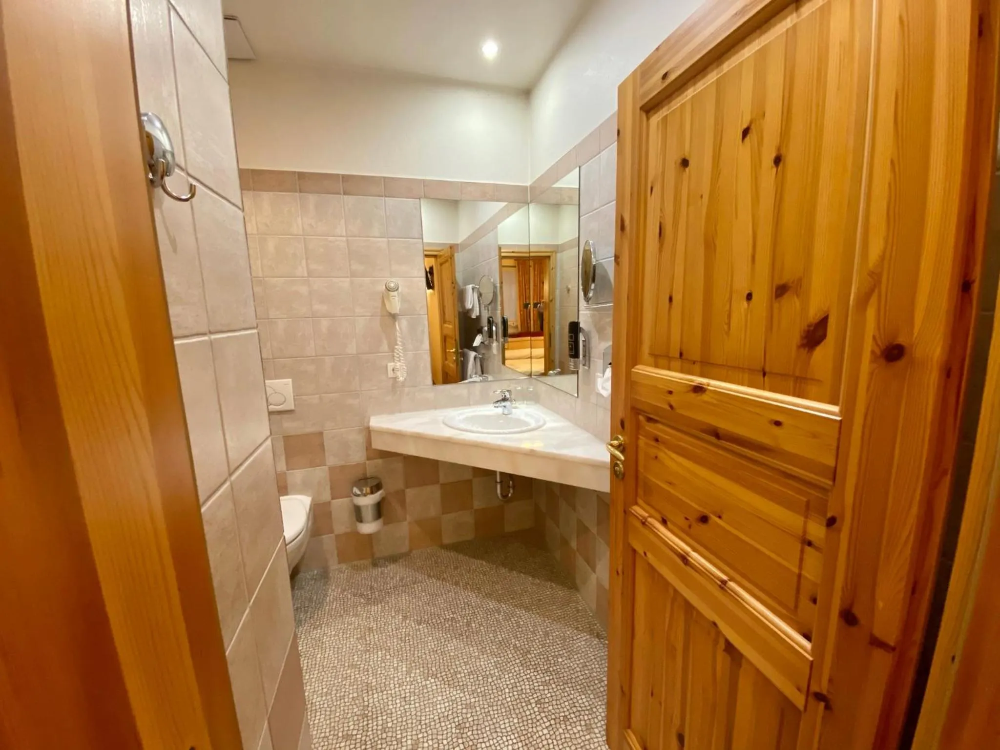 Bathroom in Waldhotel zum Bergsee Damme