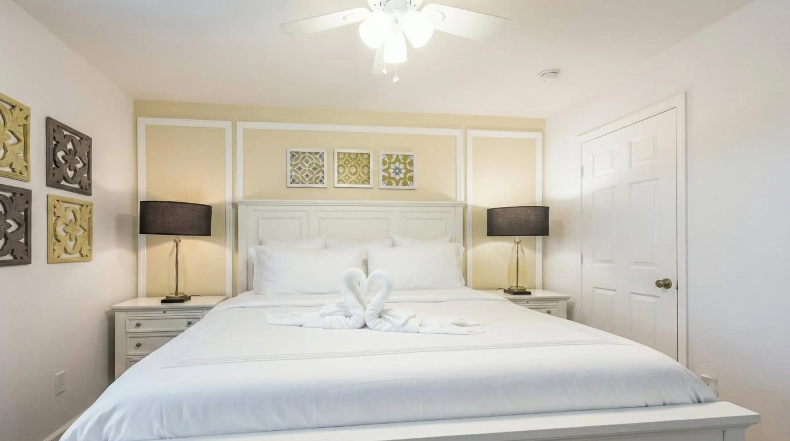 Bed in No Rear Neighbor 6BR Private Pool/Spa Near Disney