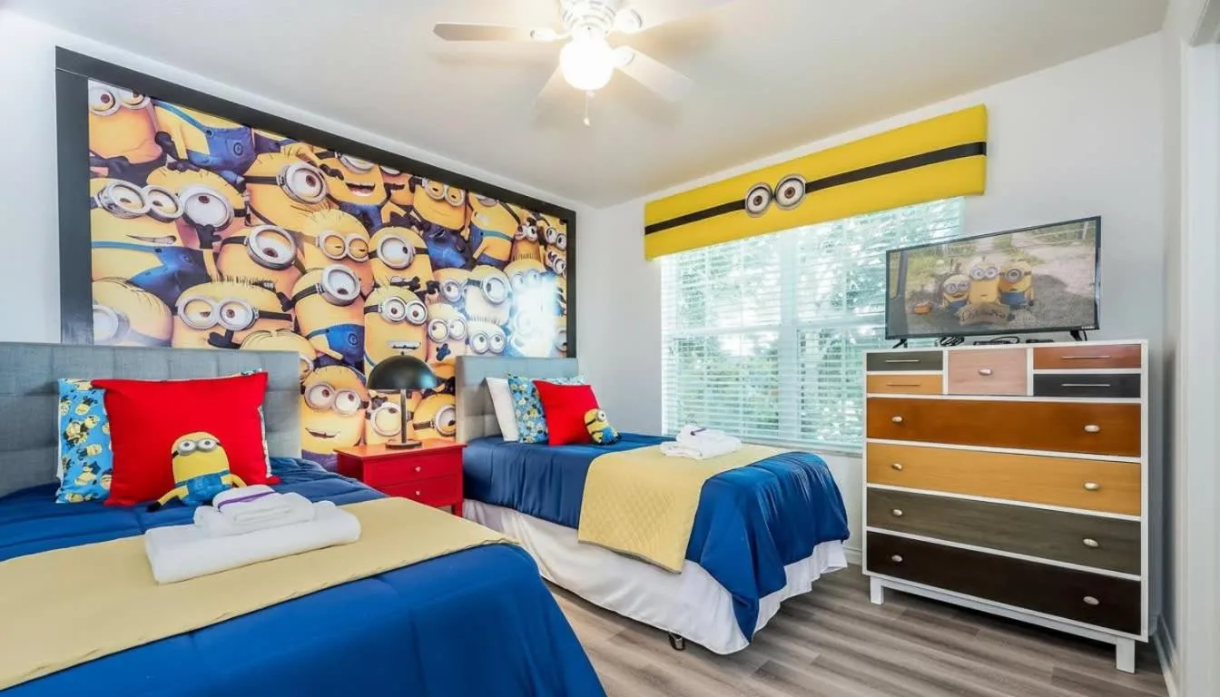 Bed in No Rear Neighbor 6BR Private Pool/Spa Near Disney