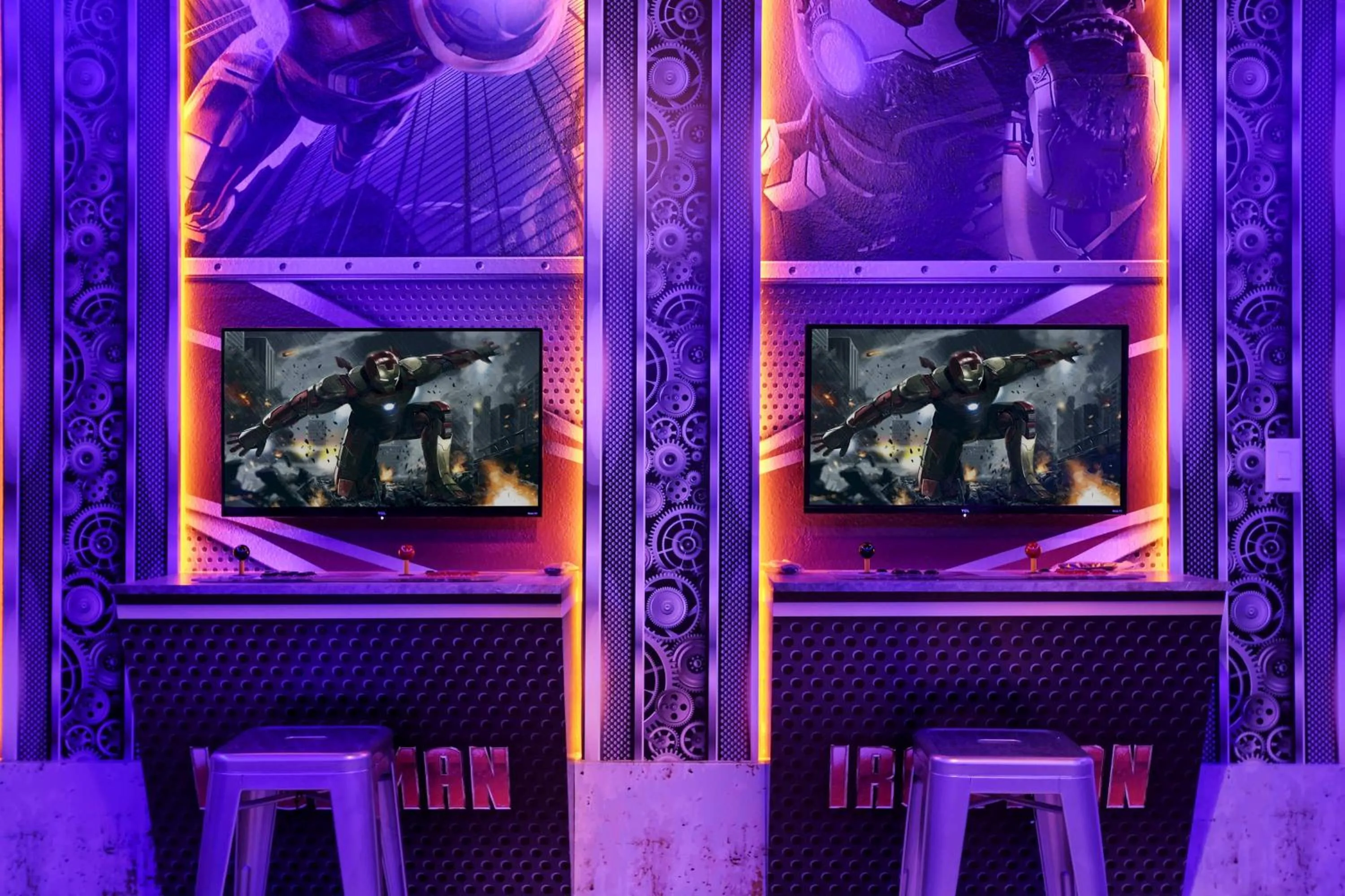 Luxury 28 Guest Home w Games, CInema and More!