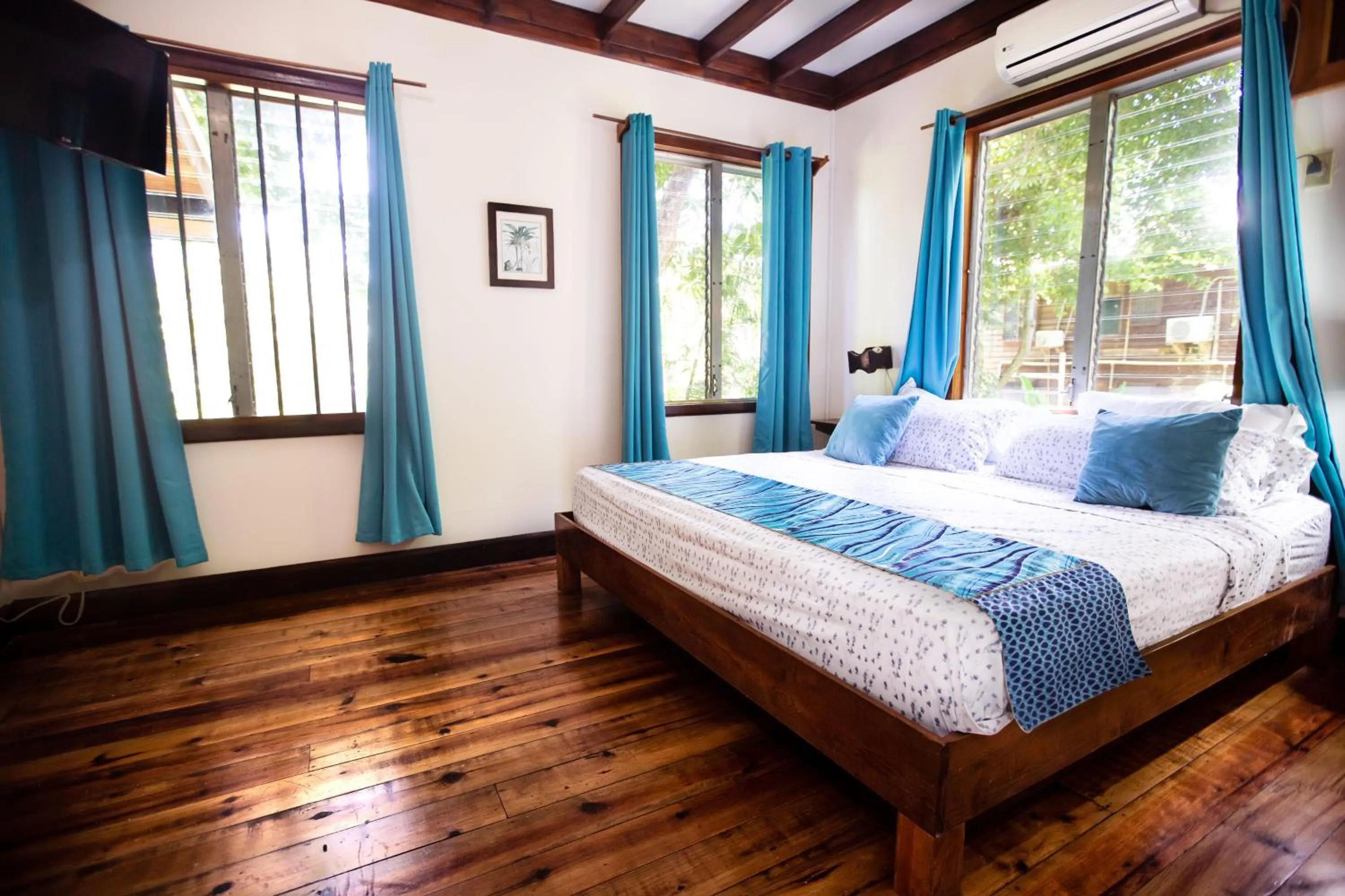 Bed in Mango Inn Resort