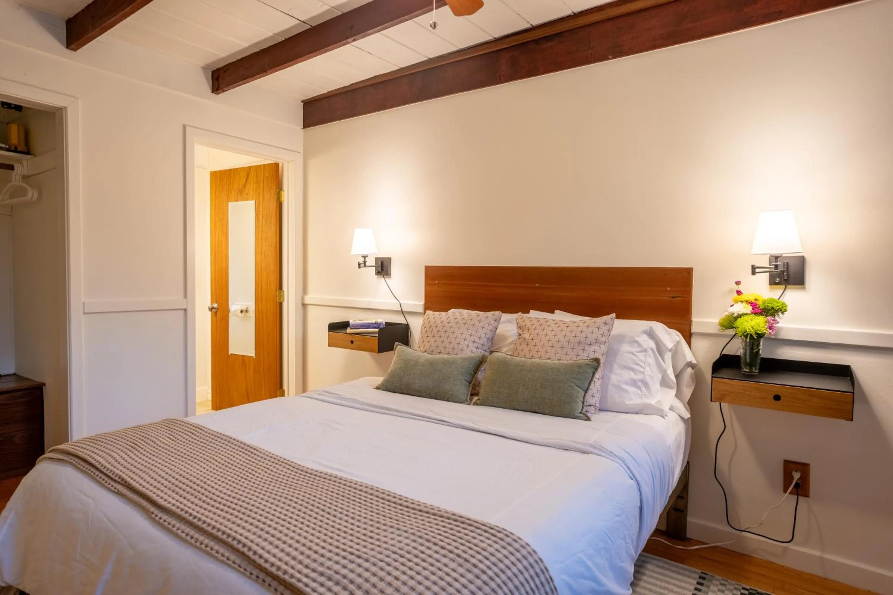 Bed in Anderson Valley Inn