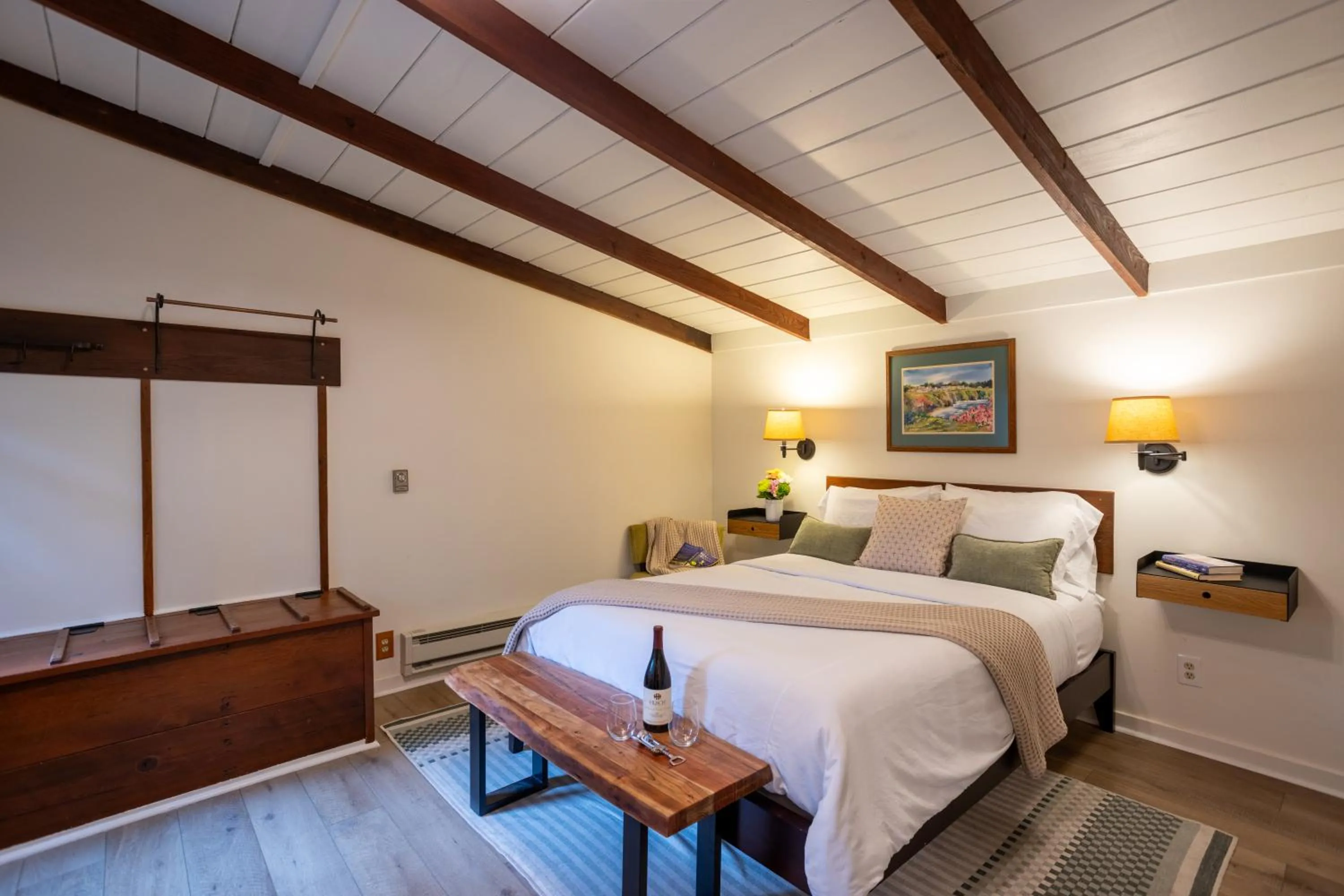 Bed in Anderson Valley Inn