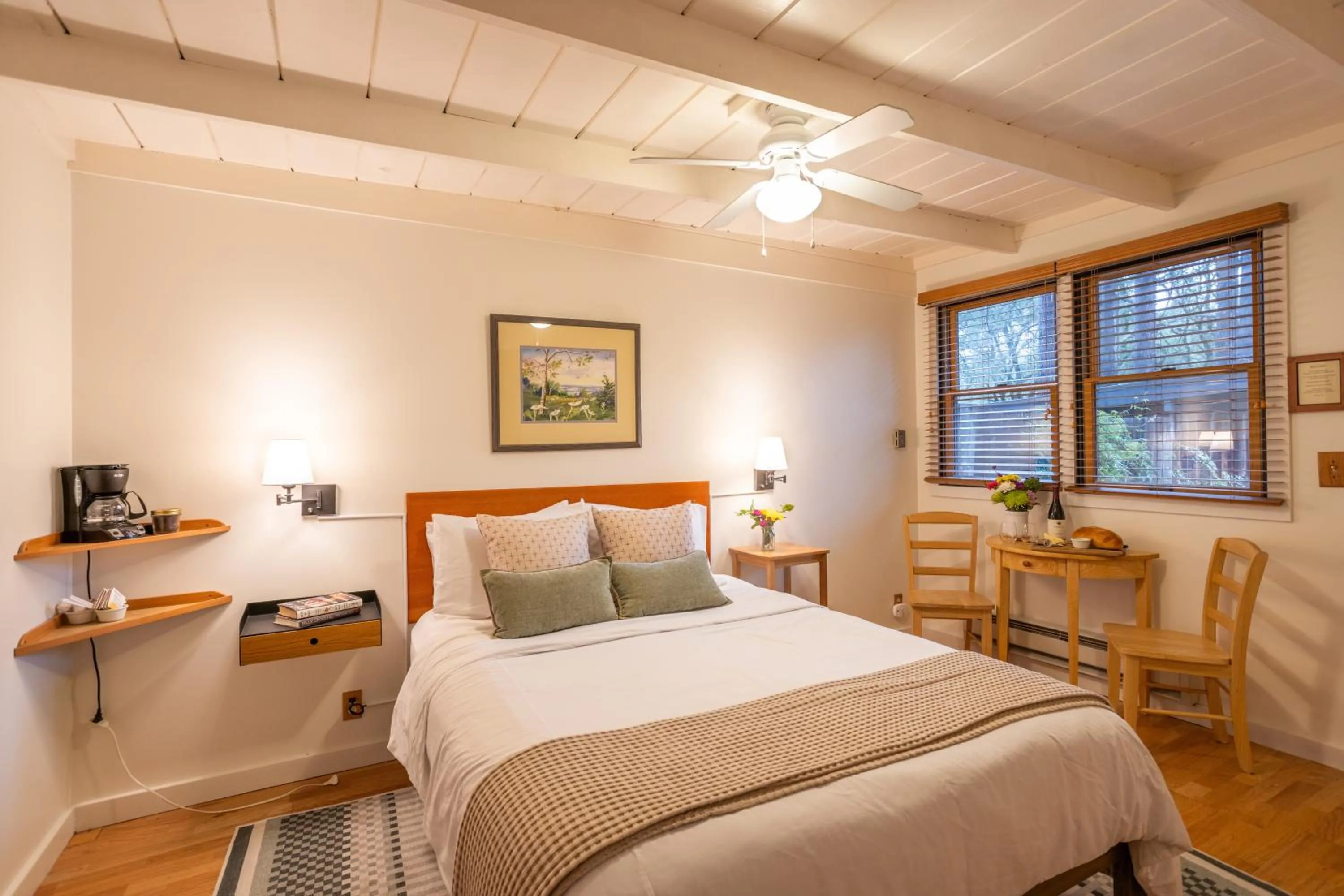 Bed in Anderson Valley Inn