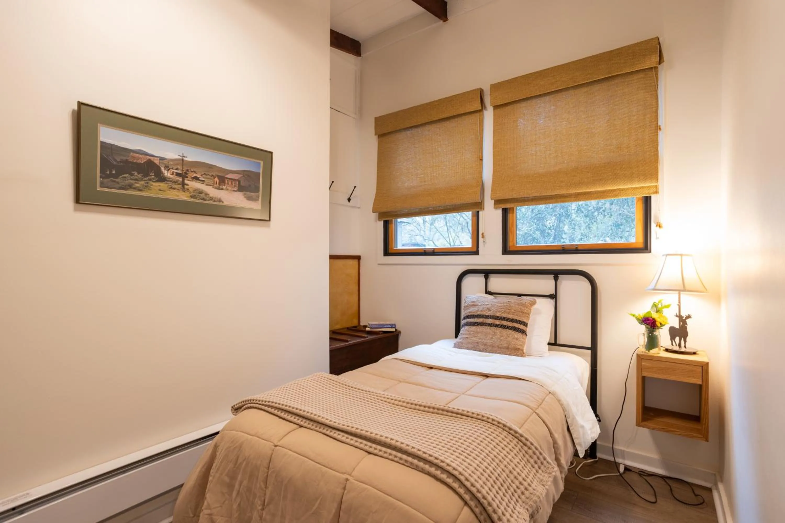 Bed in Anderson Valley Inn