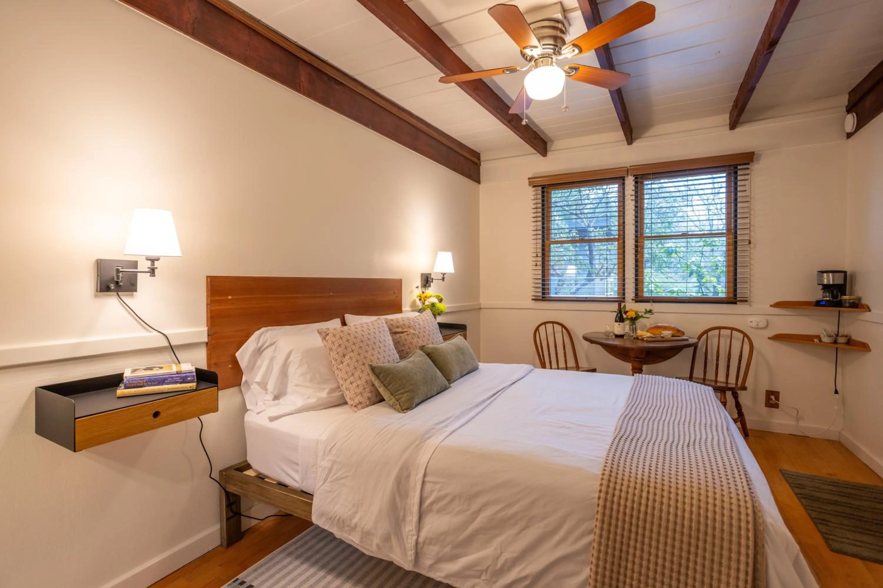 Bed in Anderson Valley Inn