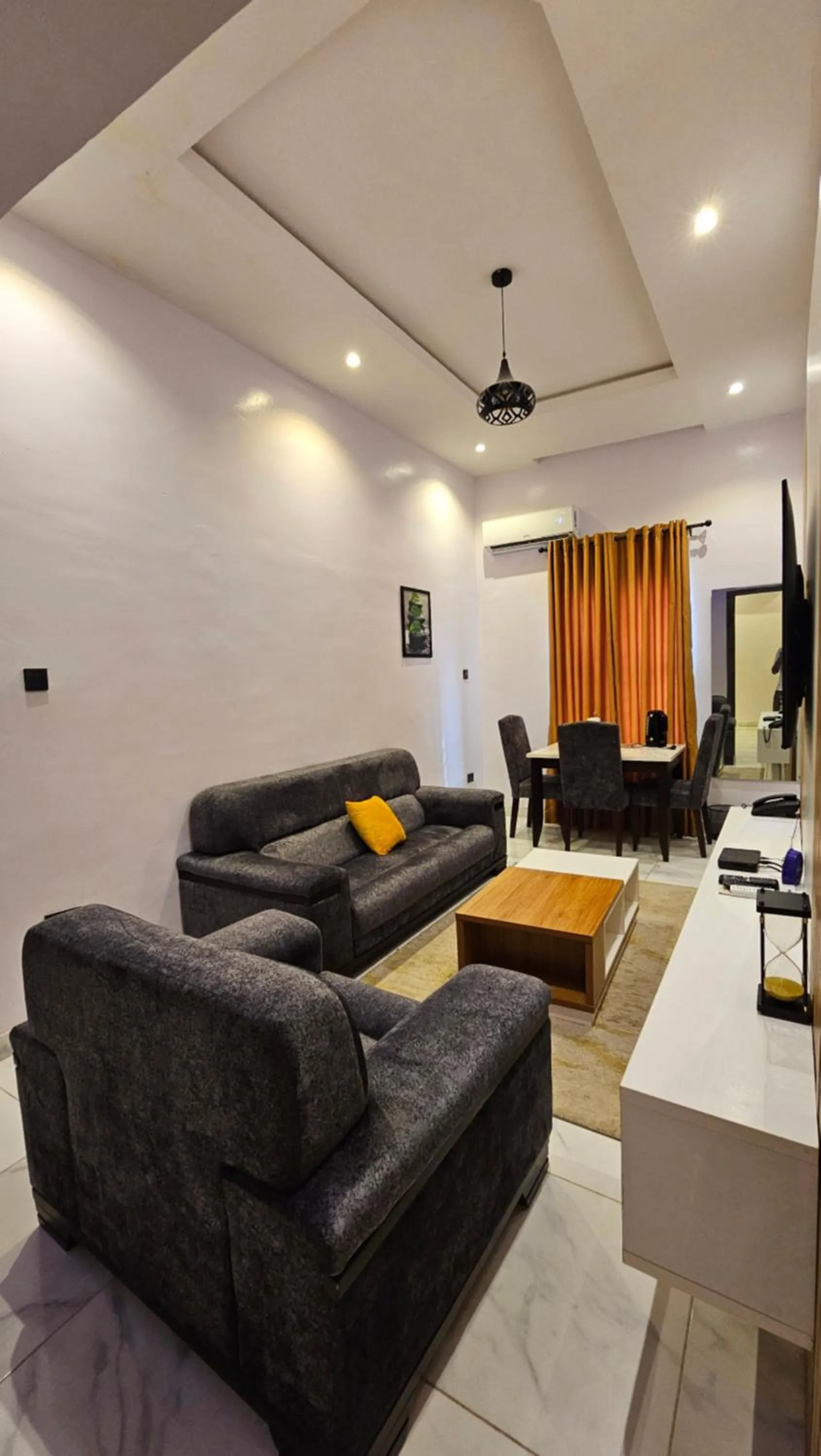 TV and multimedia in Sapphire Residences by Crystal