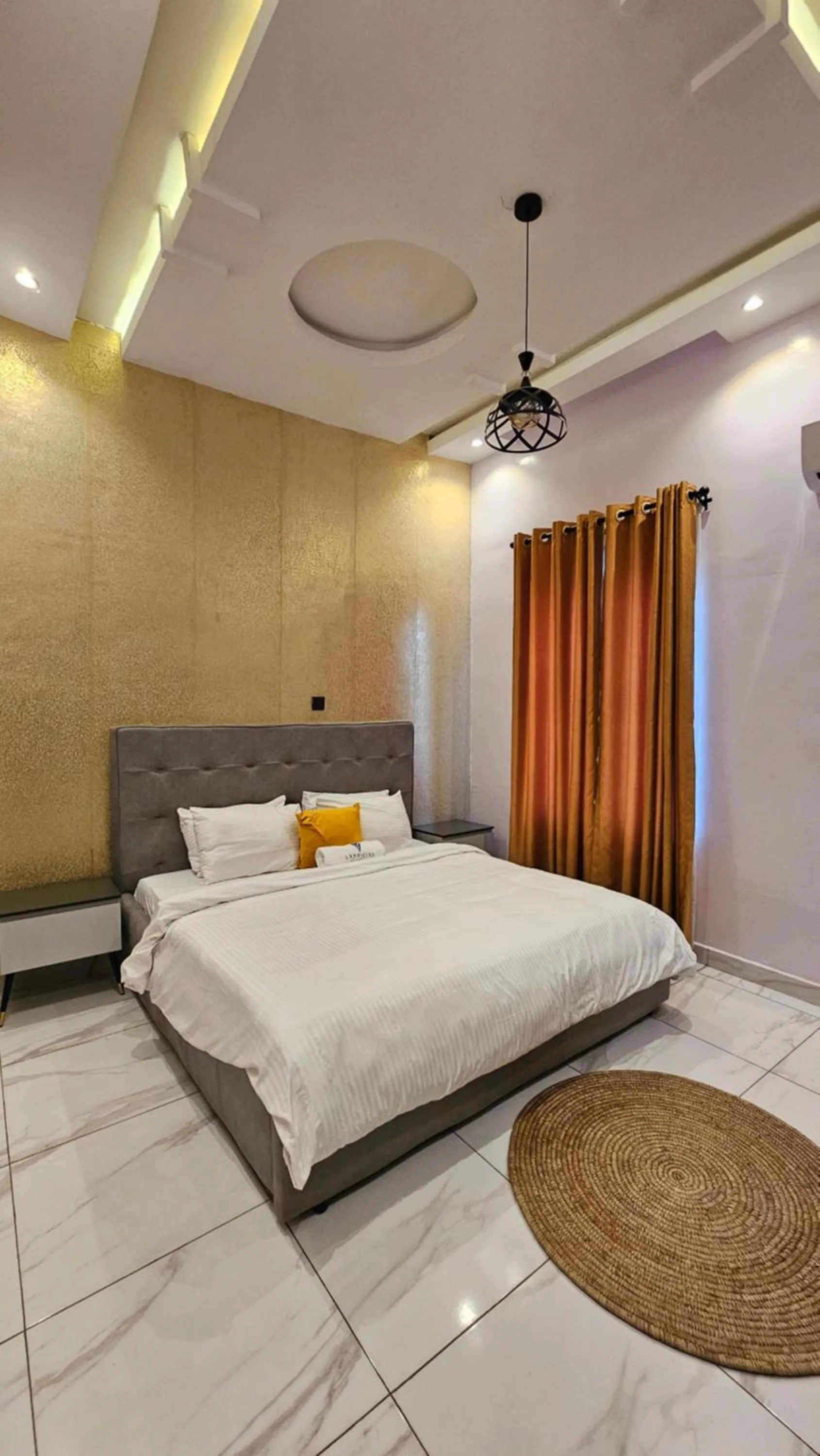 Bedroom, Bed in Sapphire Residences by Crystal