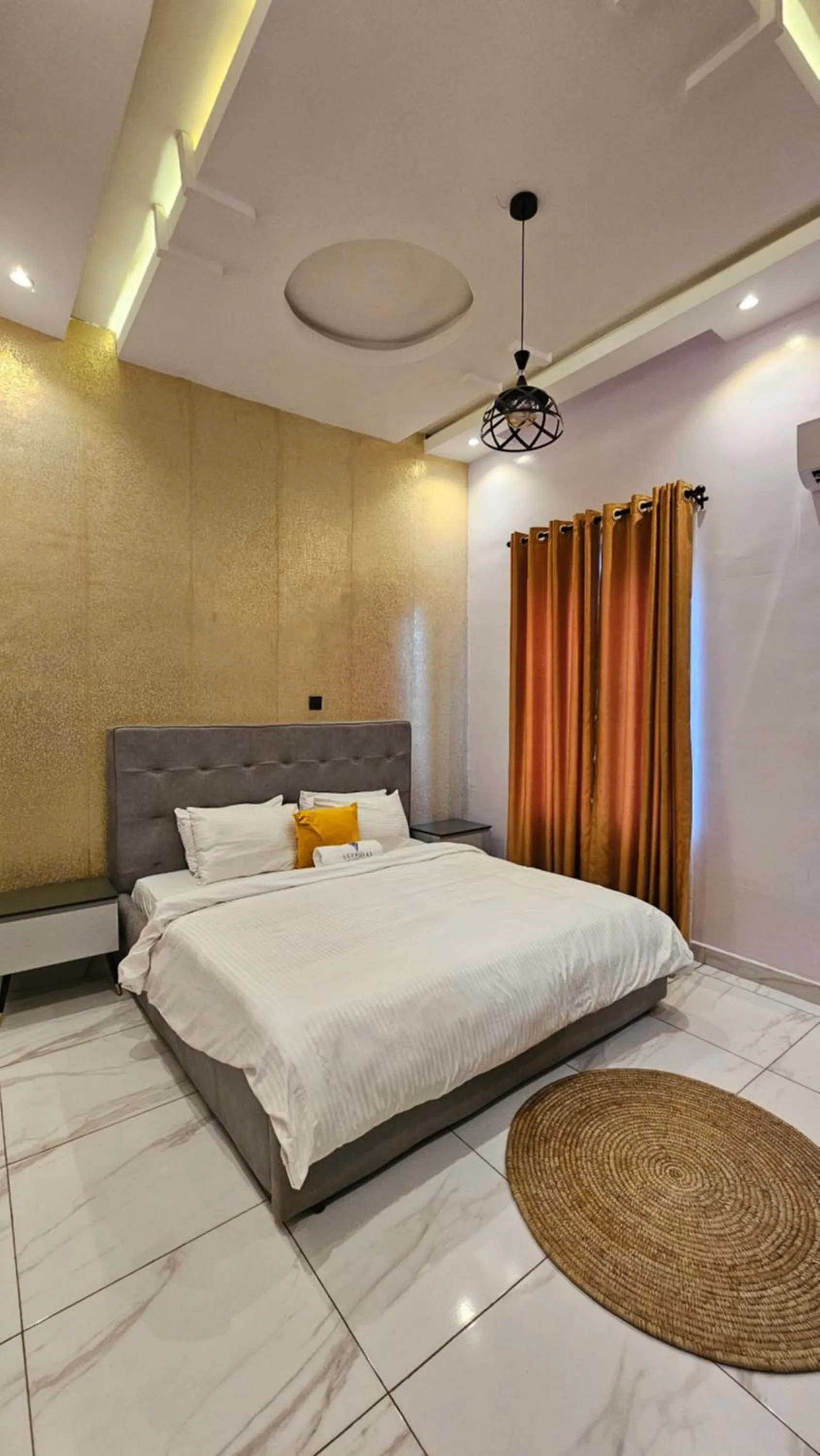 Bedroom, Bed in Sapphire Residences by Crystal