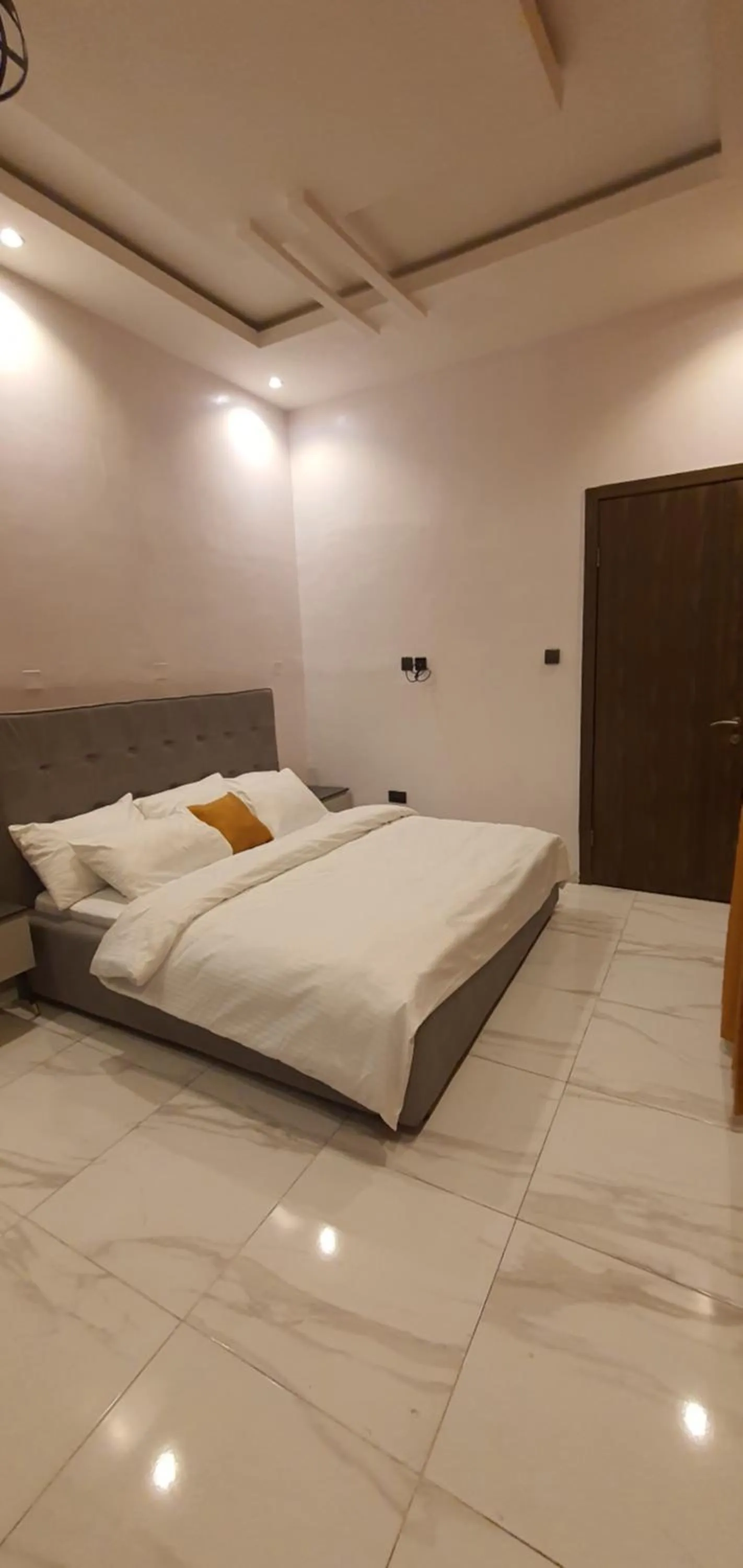 Bedroom, Bed in Sapphire Residences by Crystal