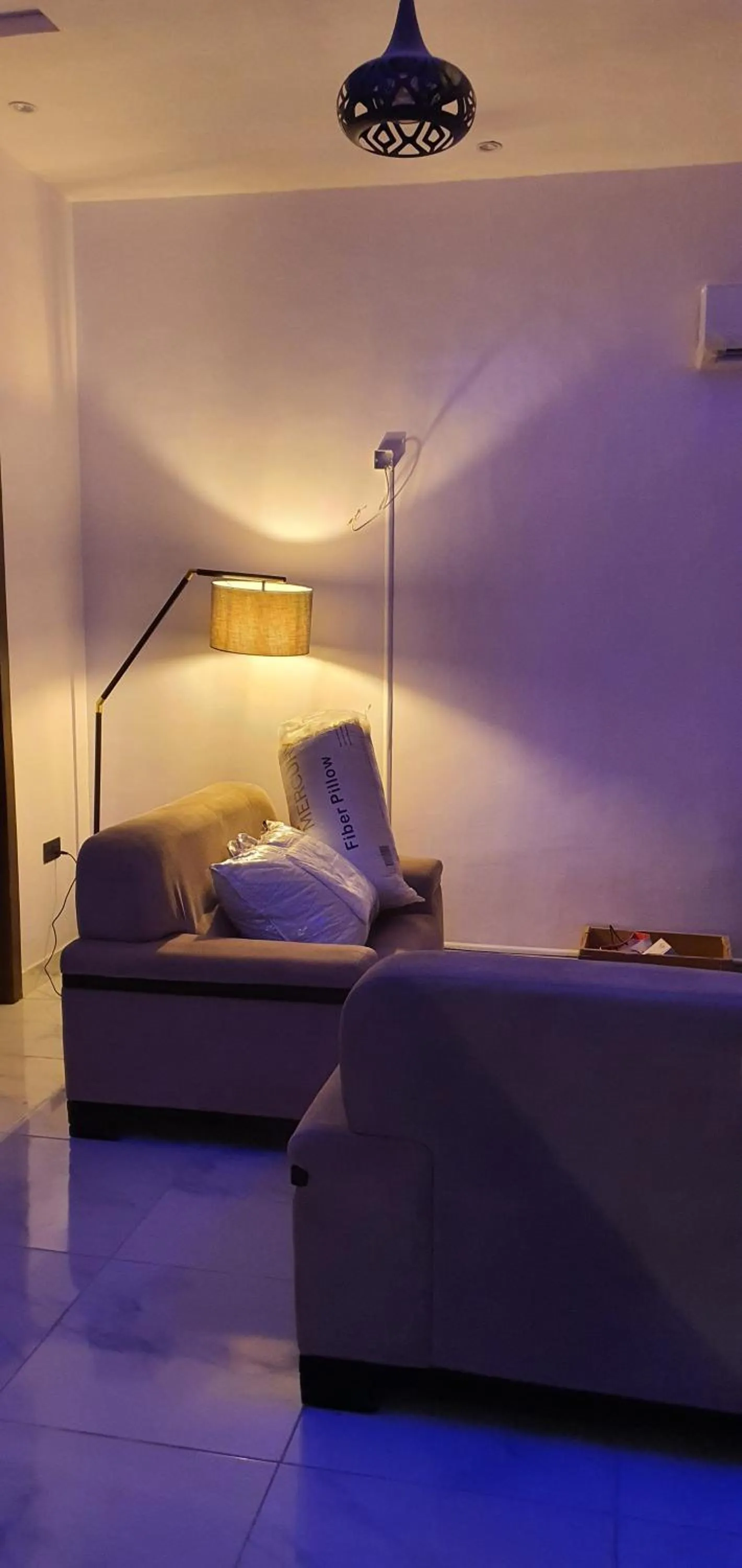 Living room in Sapphire Residences by Crystal