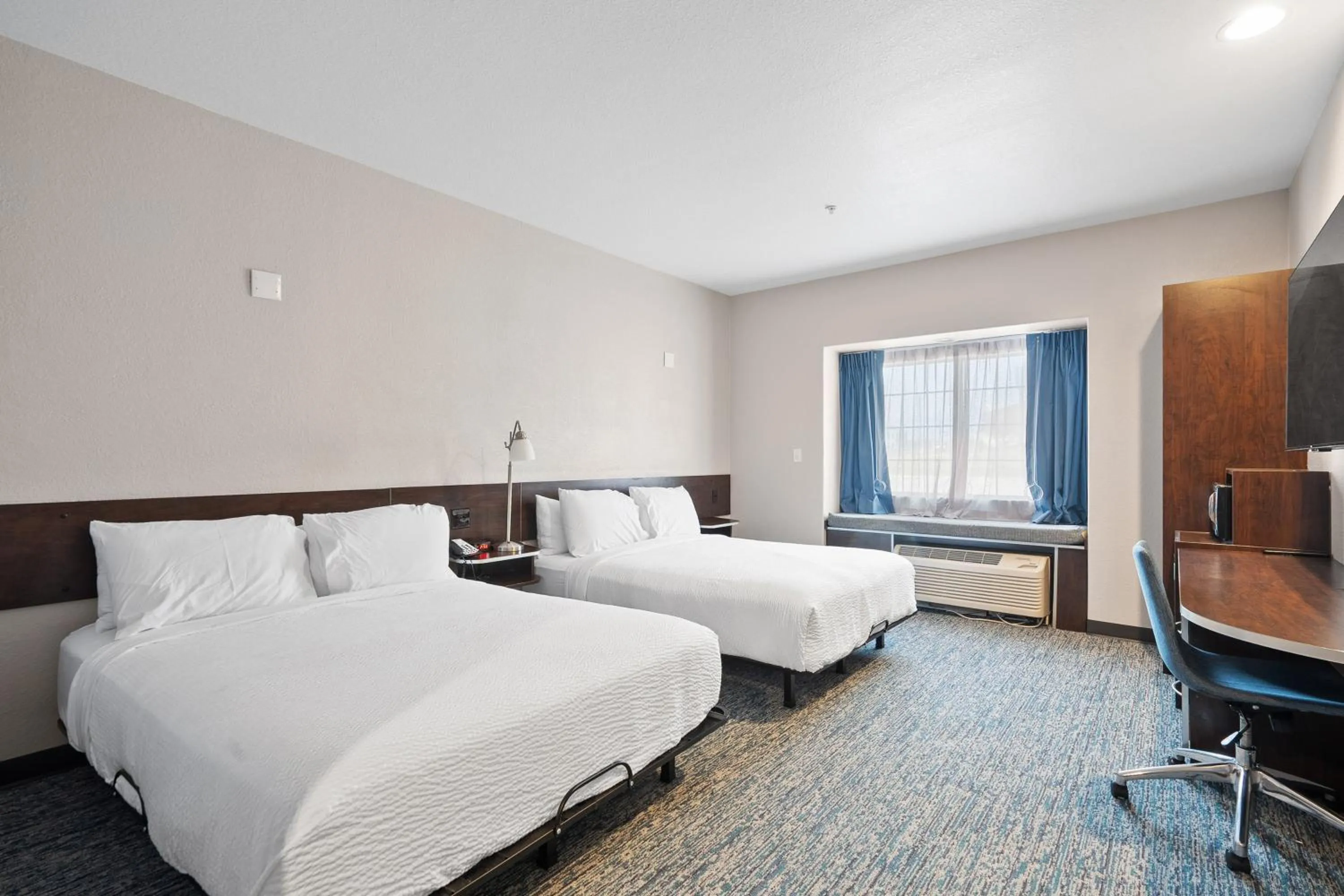 Photo of the whole room, Bed in Garner Hotel Gonzales by IHG