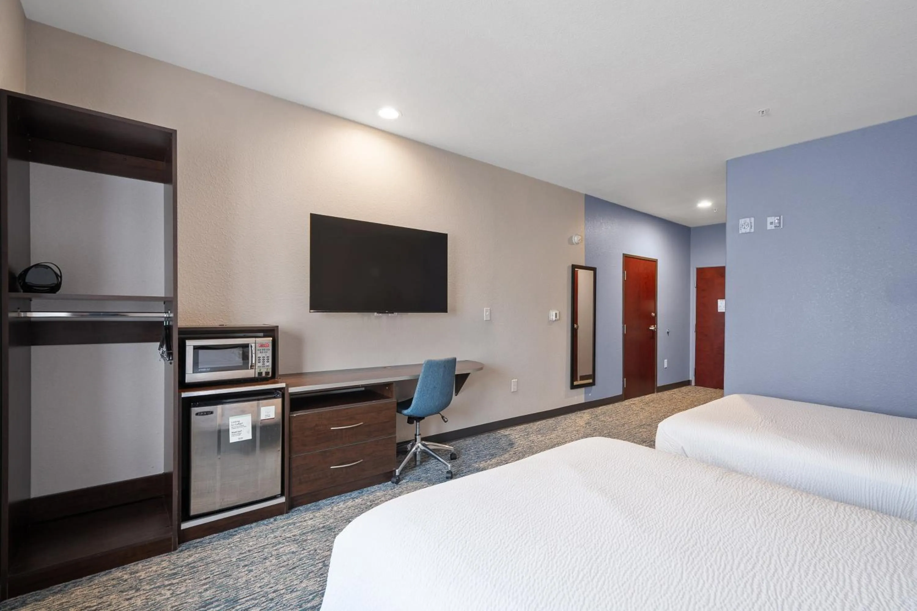 Photo of the whole room, Bed in Garner Hotel Gonzales by IHG