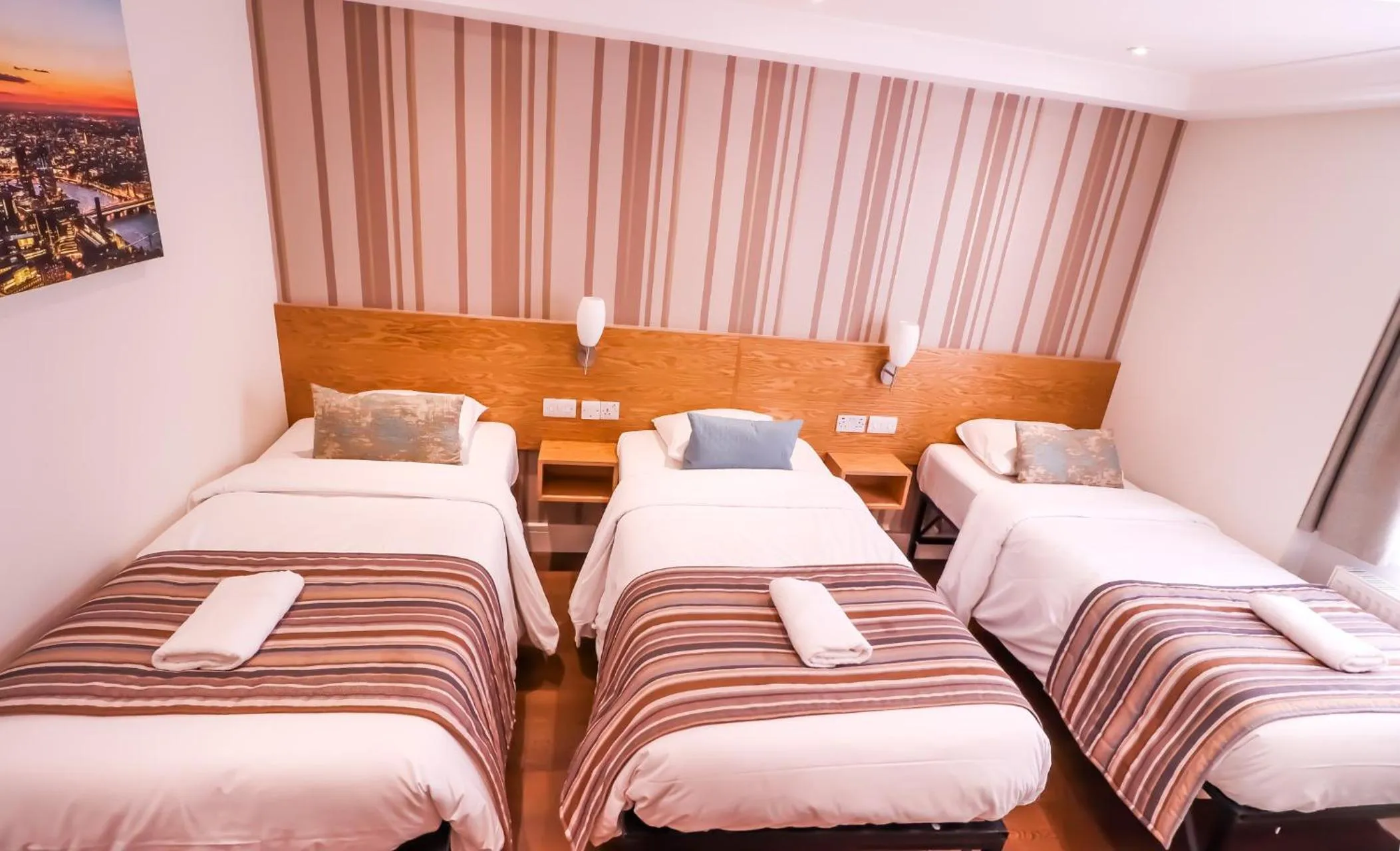 Bed in Fairway Hotel