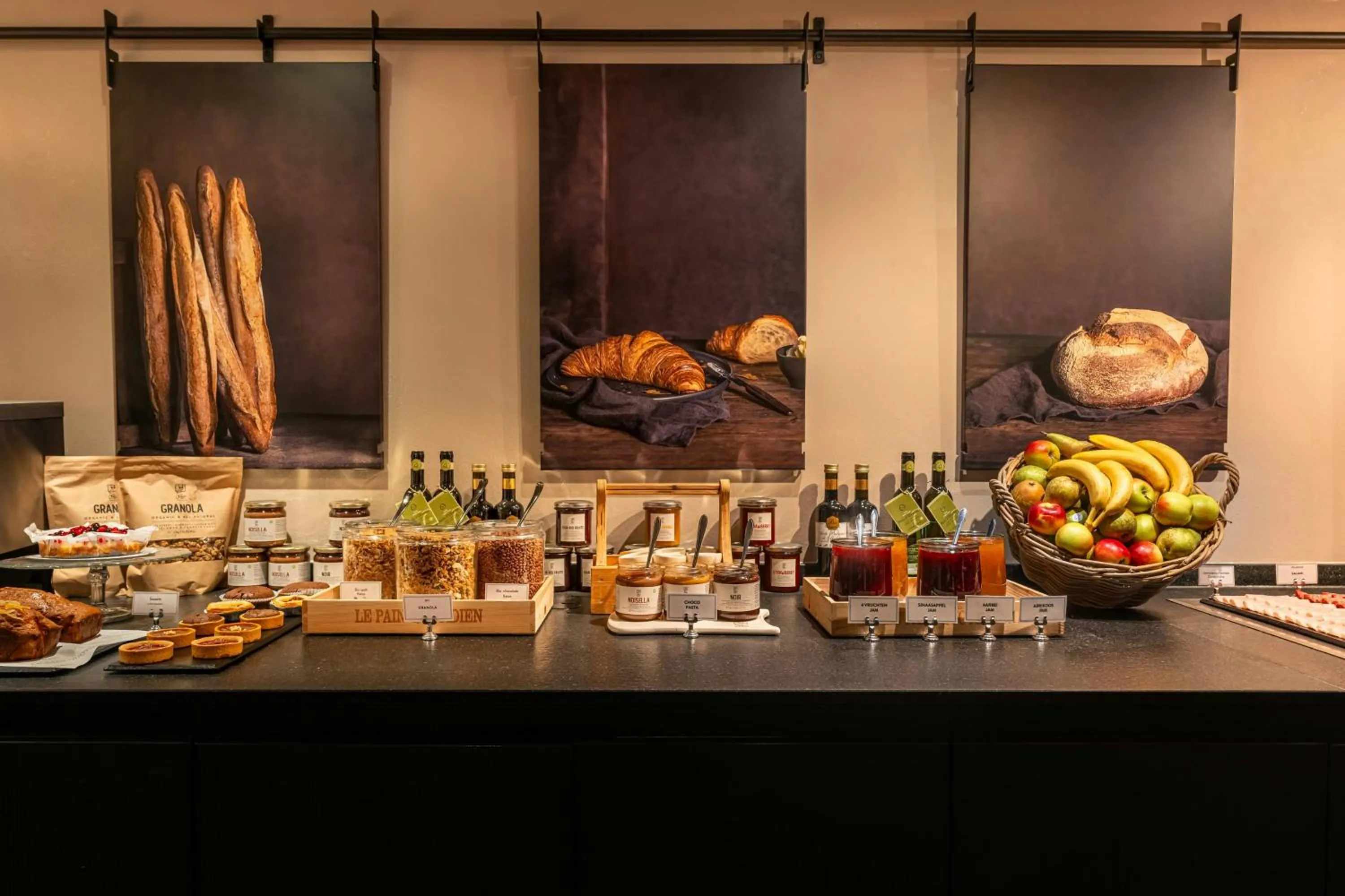 Breakfast in Leonardo Boutique Hotel Maastricht City Center