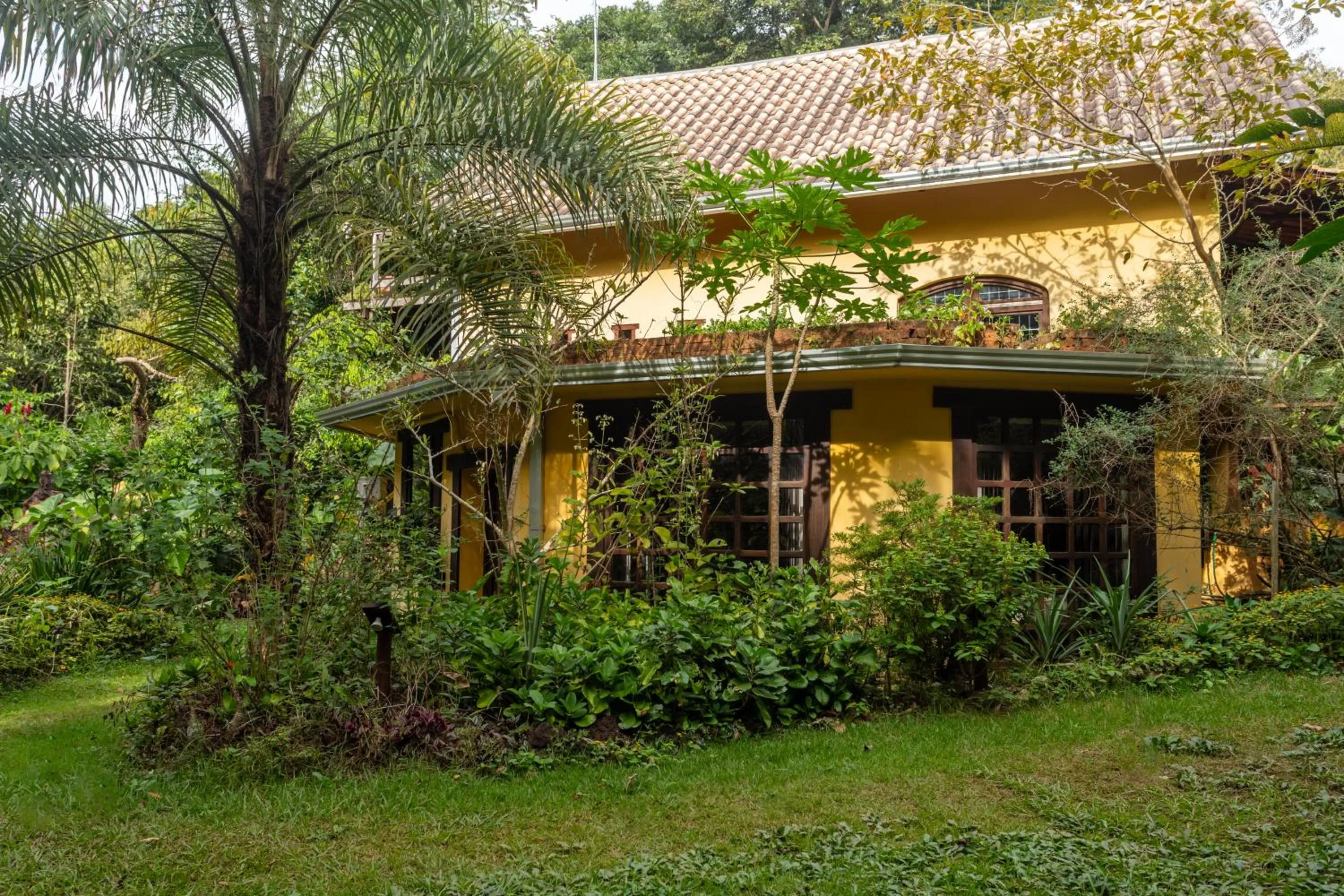Facade/entrance in Cantos da Mata
