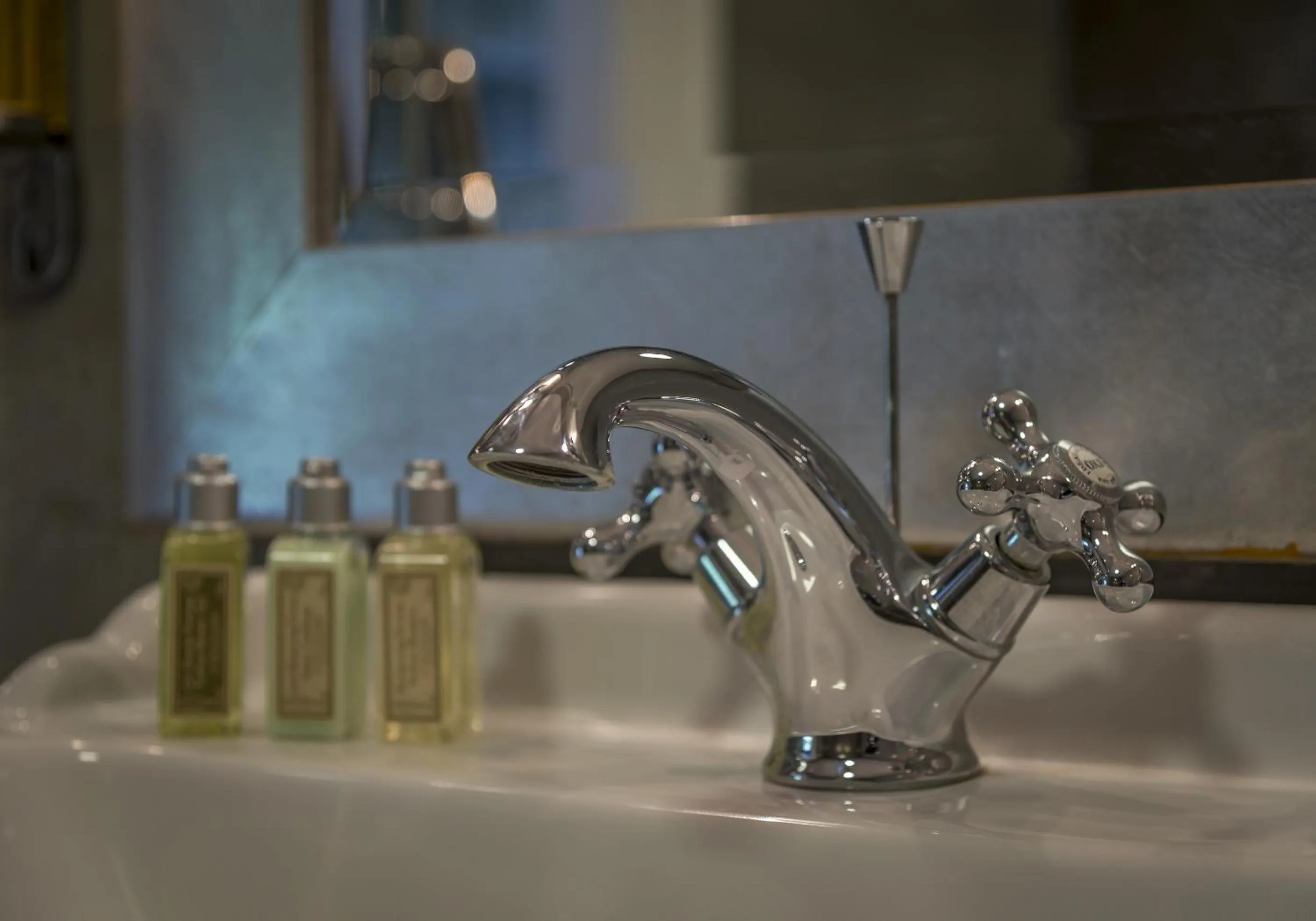 Bathroom in Washingborough Hall Hotel