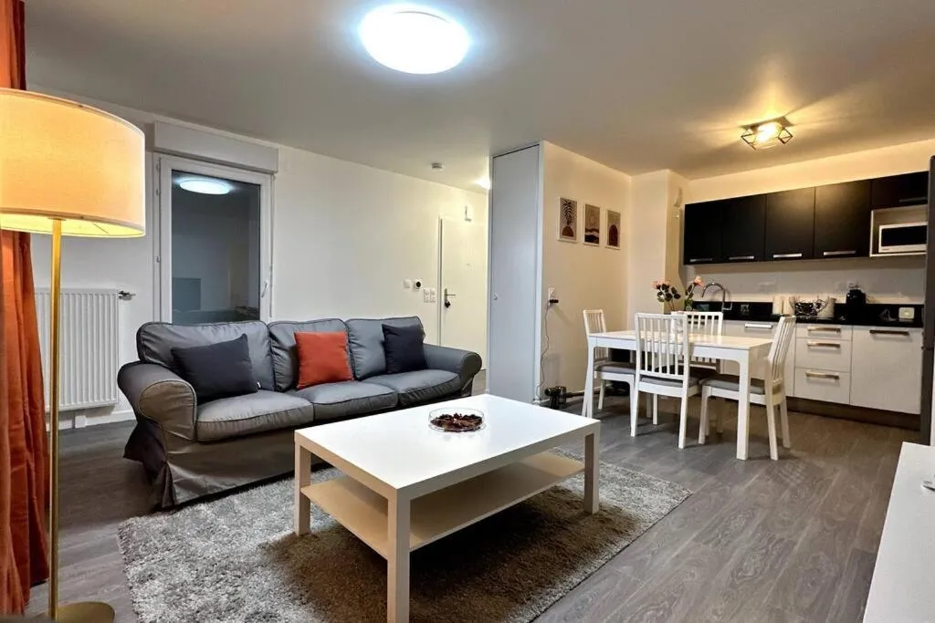 Kitchen or kitchenette in Appartement Cozy - Quartier résidentiel