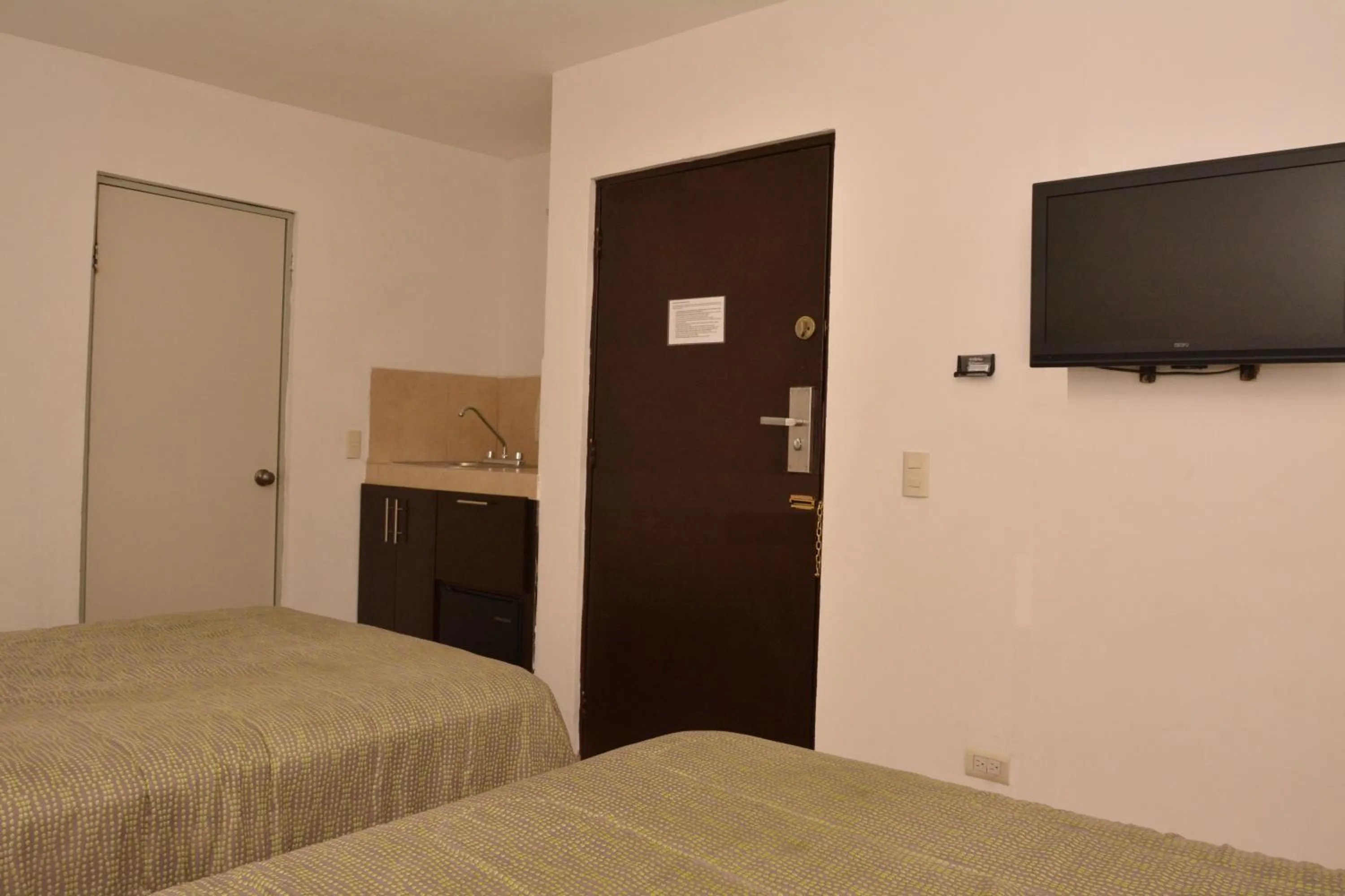 Bedroom, Bed in Hotel Bugambilias