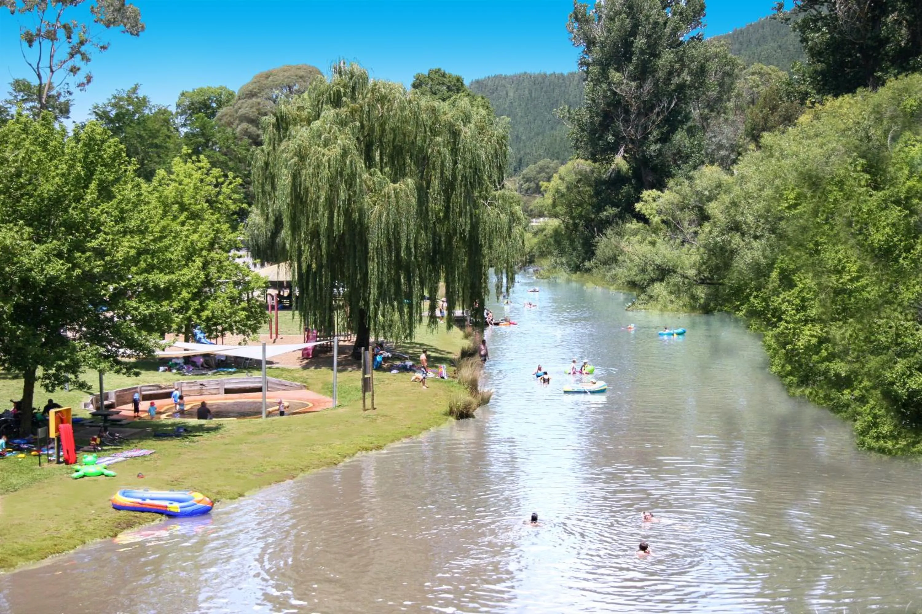 Fishing in Discovery Parks - Bright