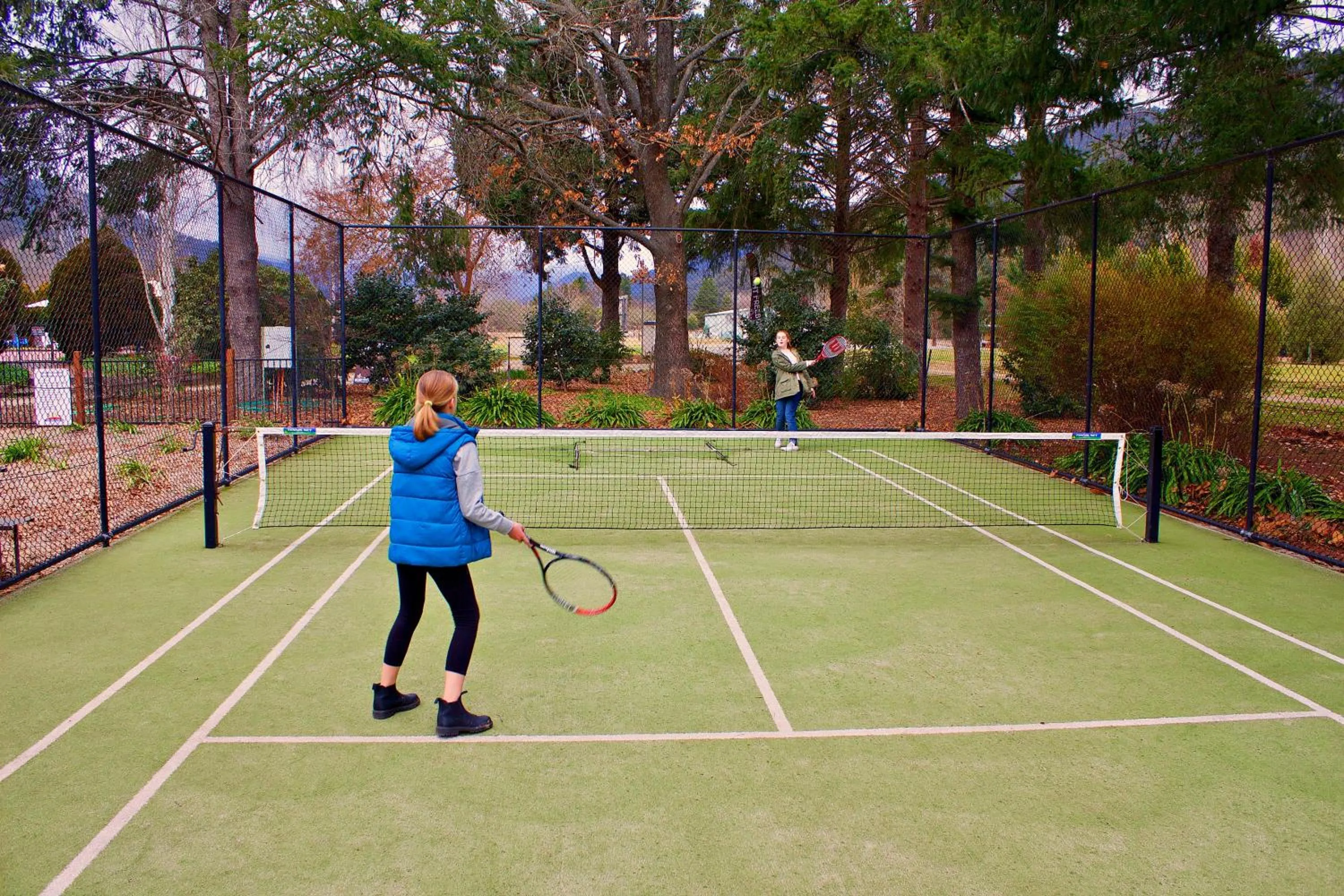 Tennis court in Discovery Parks - Bright