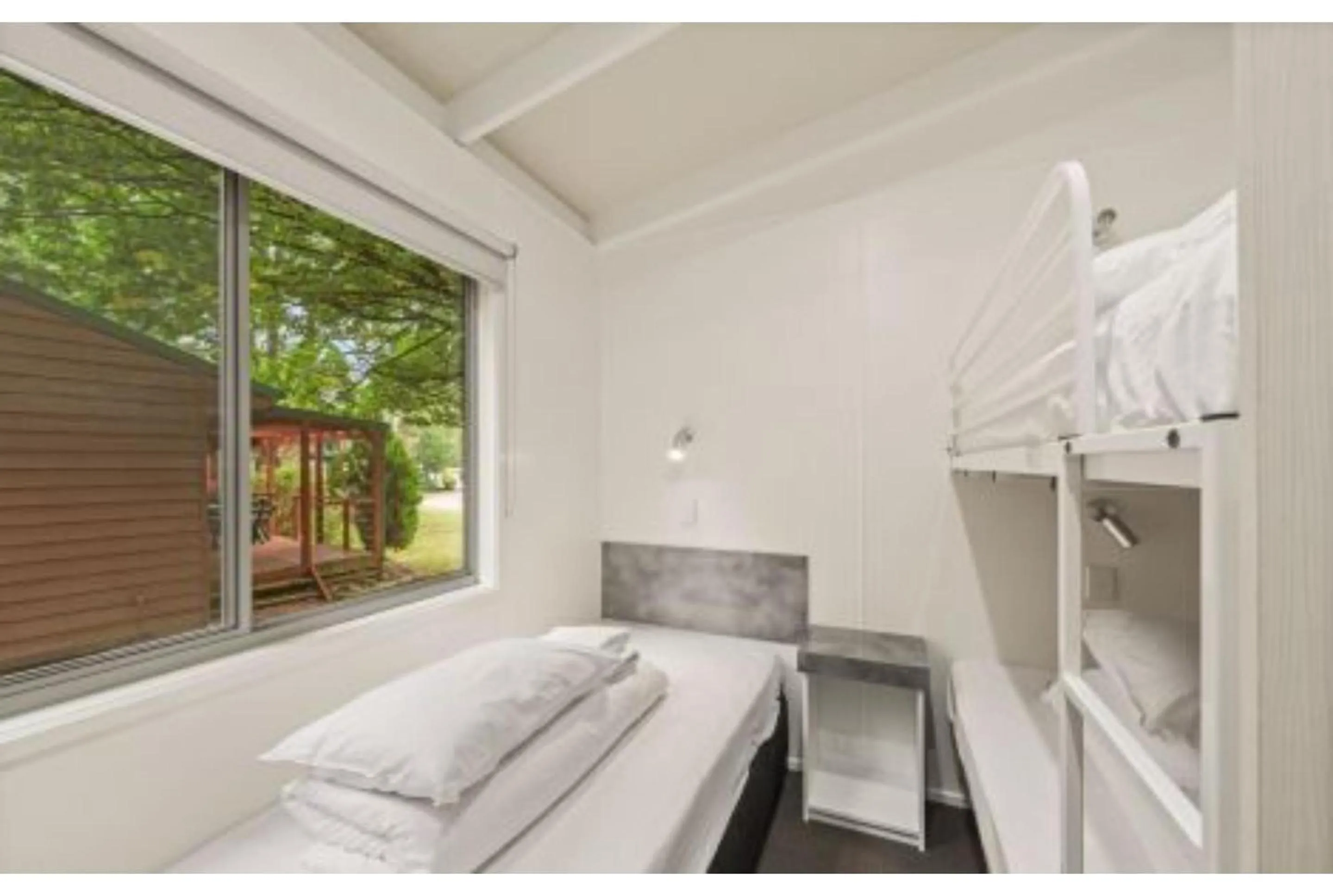 Bedroom, Bed in Discovery Parks - Bright