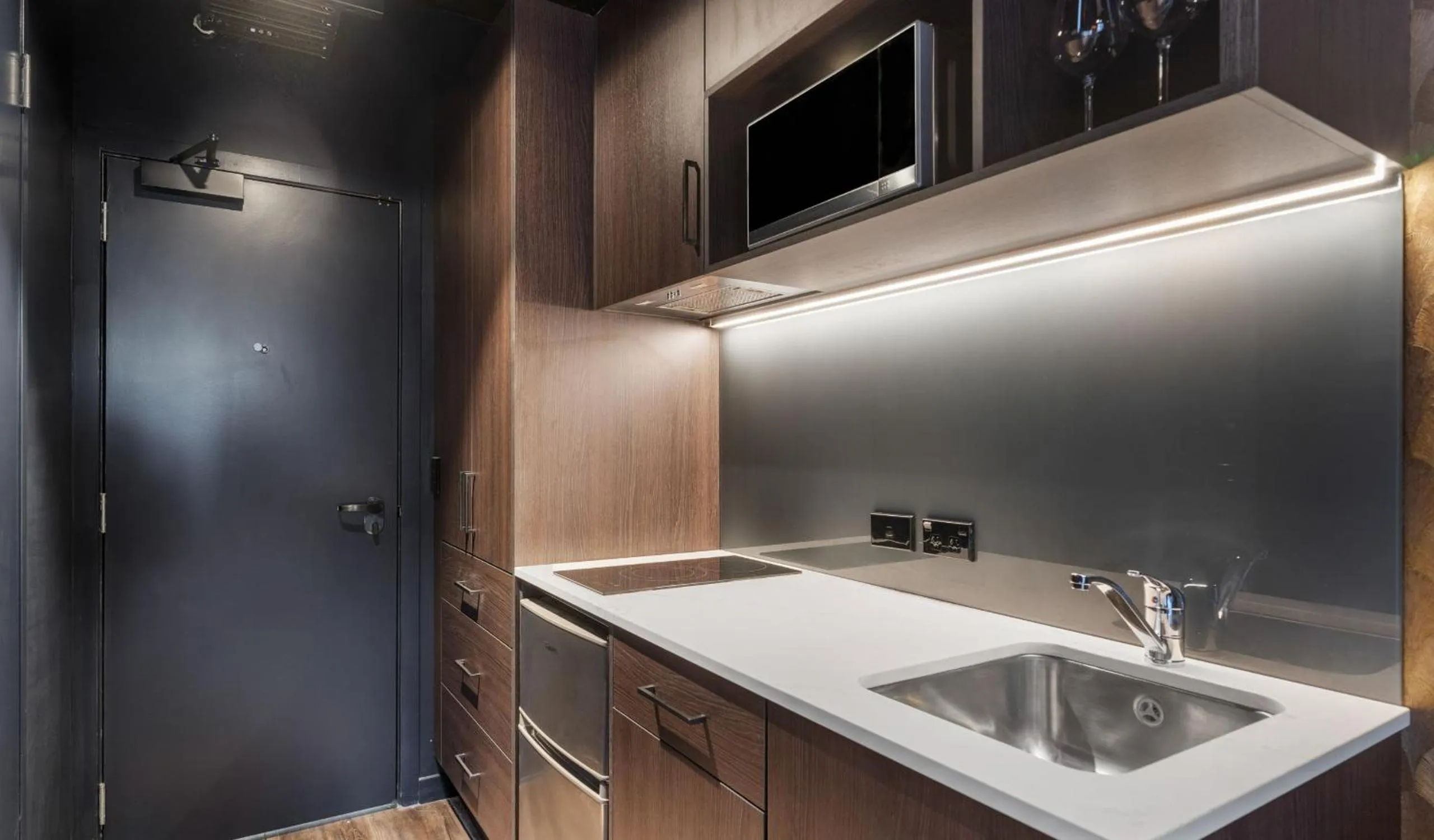 Kitchen or kitchenette in Abstract Hotel