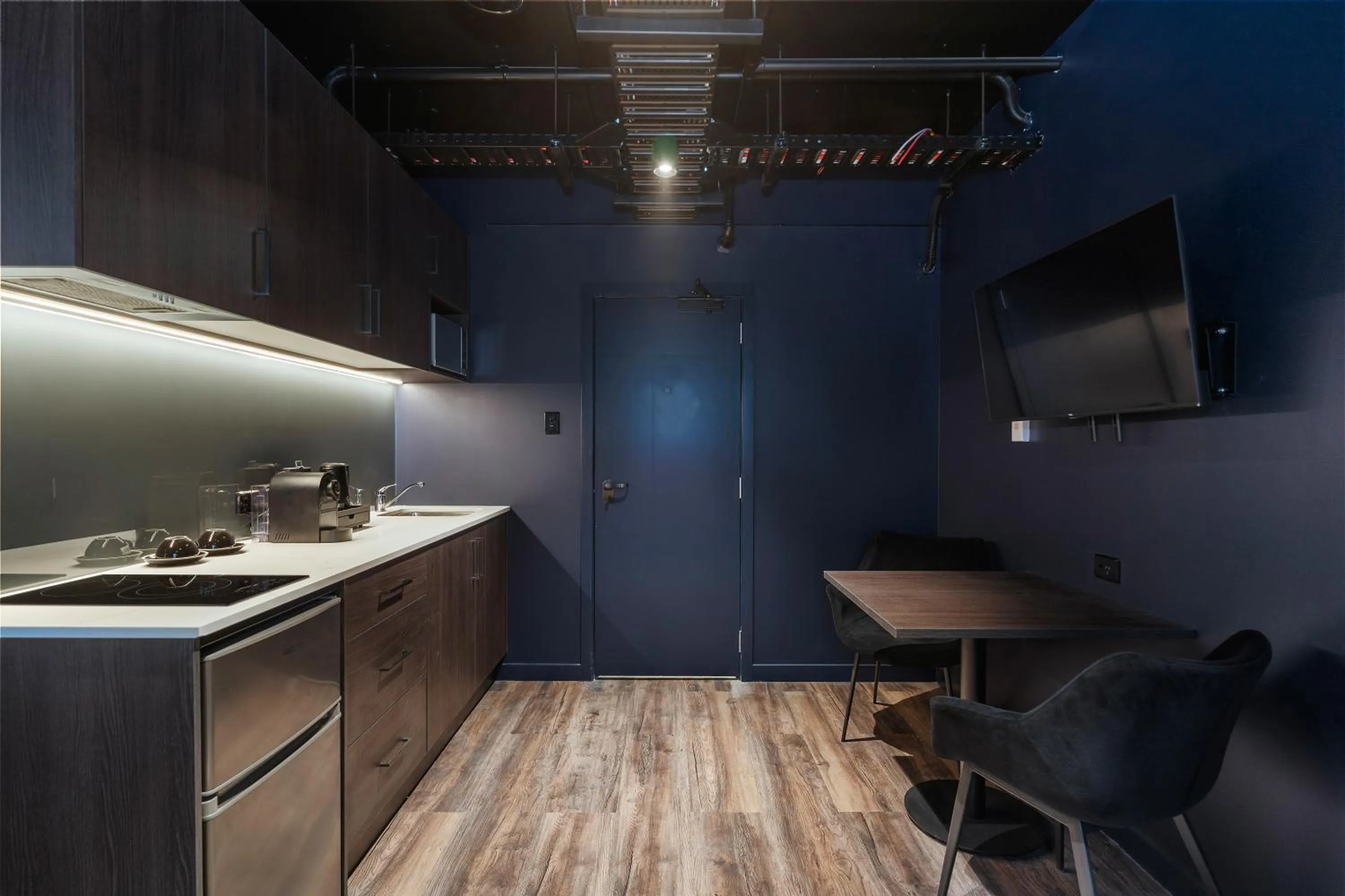 Kitchen or kitchenette in Abstract Hotel