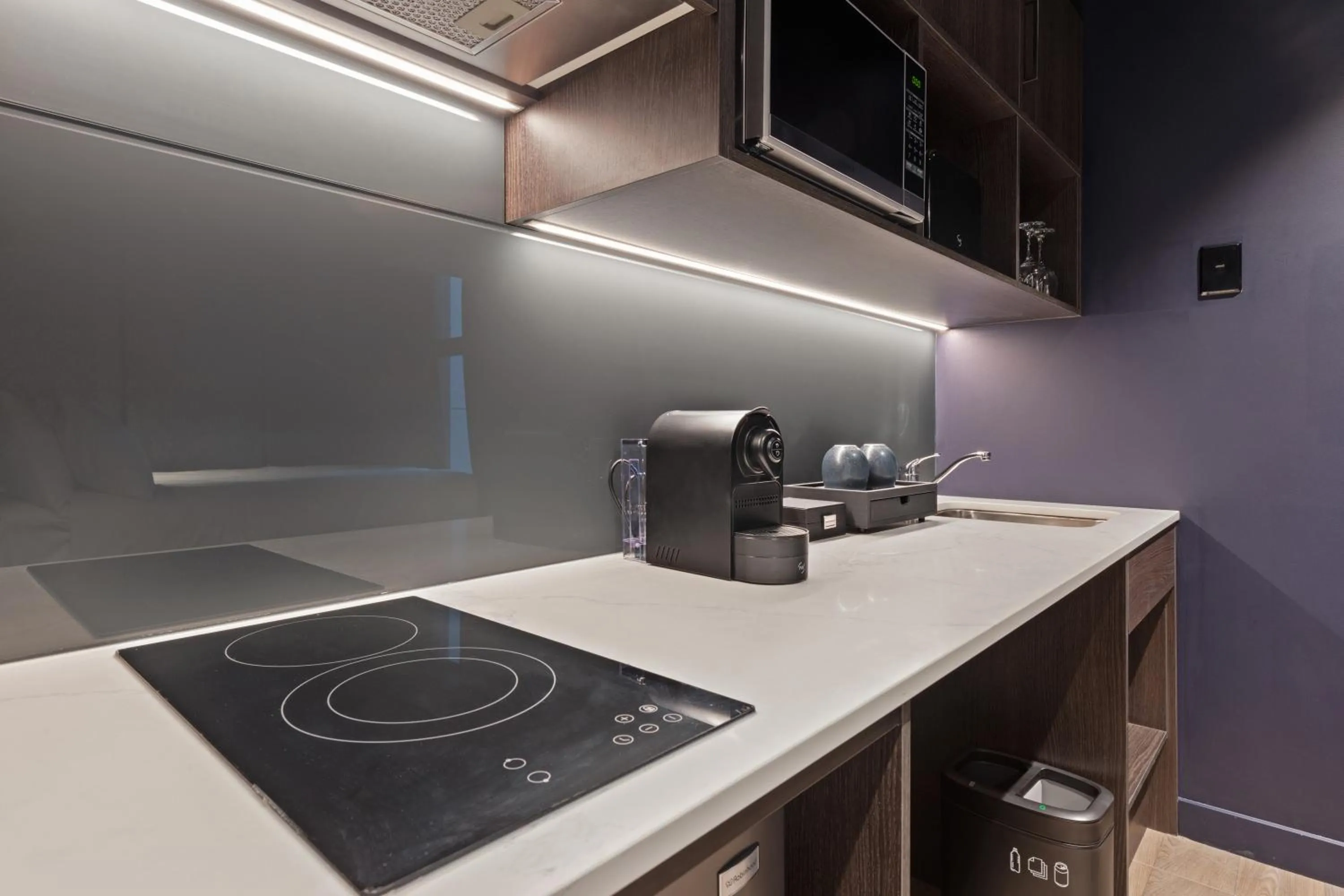 Coffee/tea facilities in Abstract Hotel