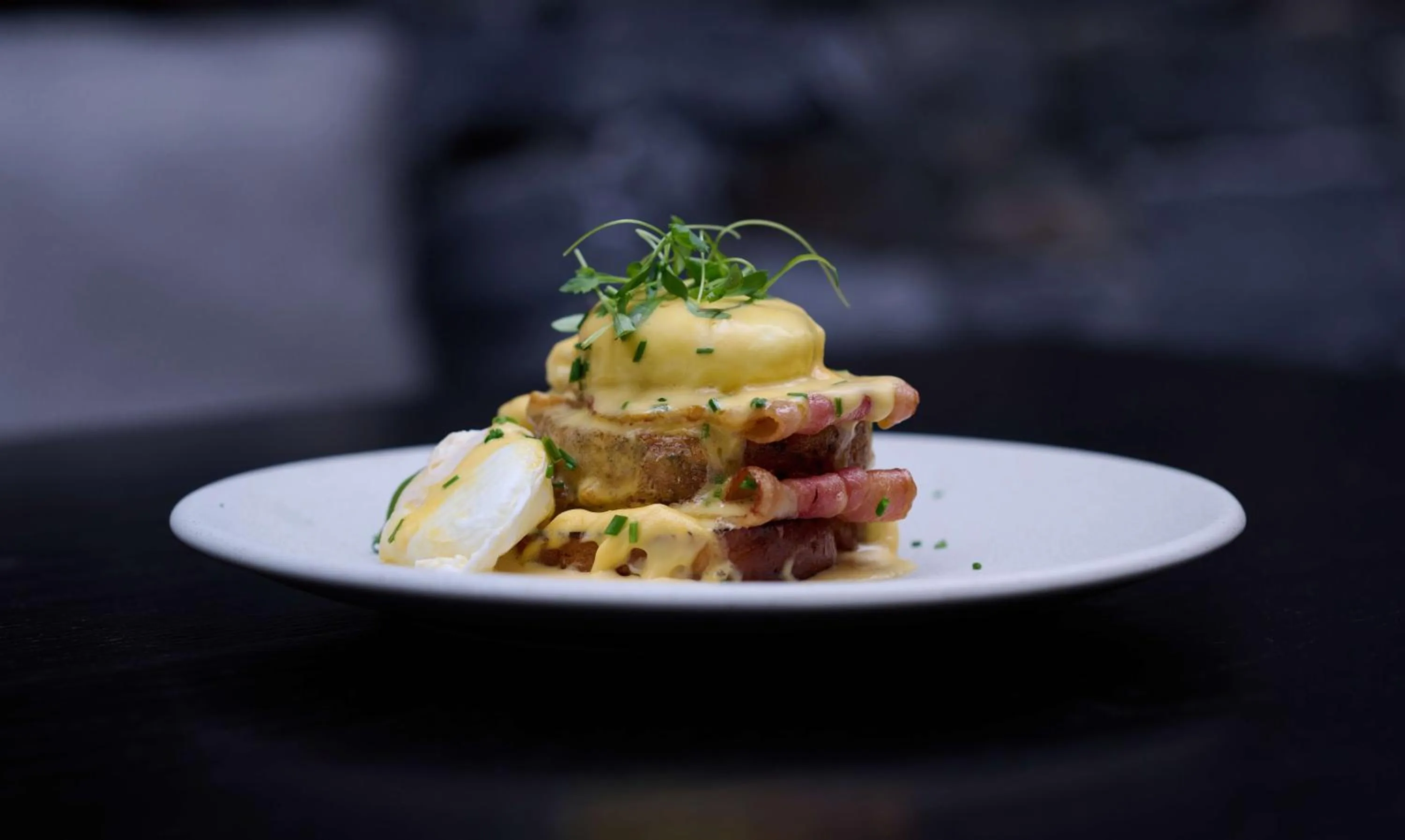 Restaurant/places to eat in Abstract Hotel