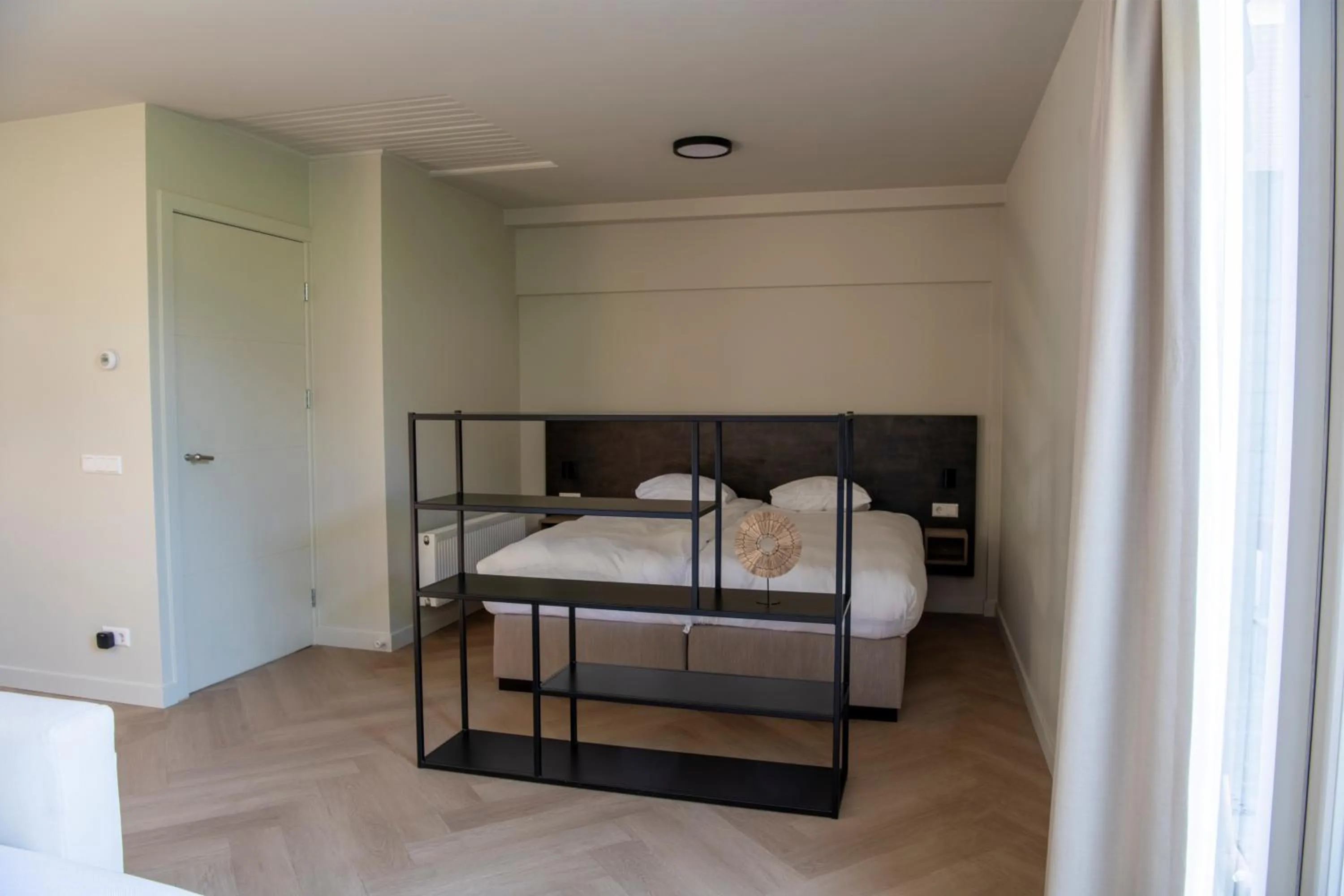 Bed in Boutique Hotel Herbergh Amsterdam Airport FREE PARKING